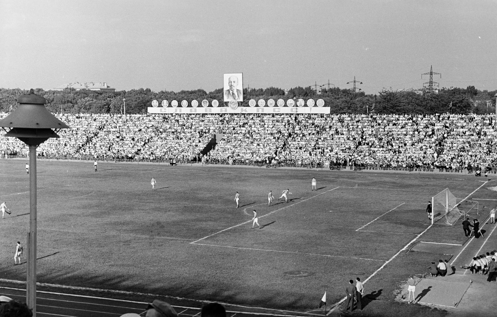 1965, Dusik, soccer field, football, auditorium, Lenin-portrayal, Fortepan #292022