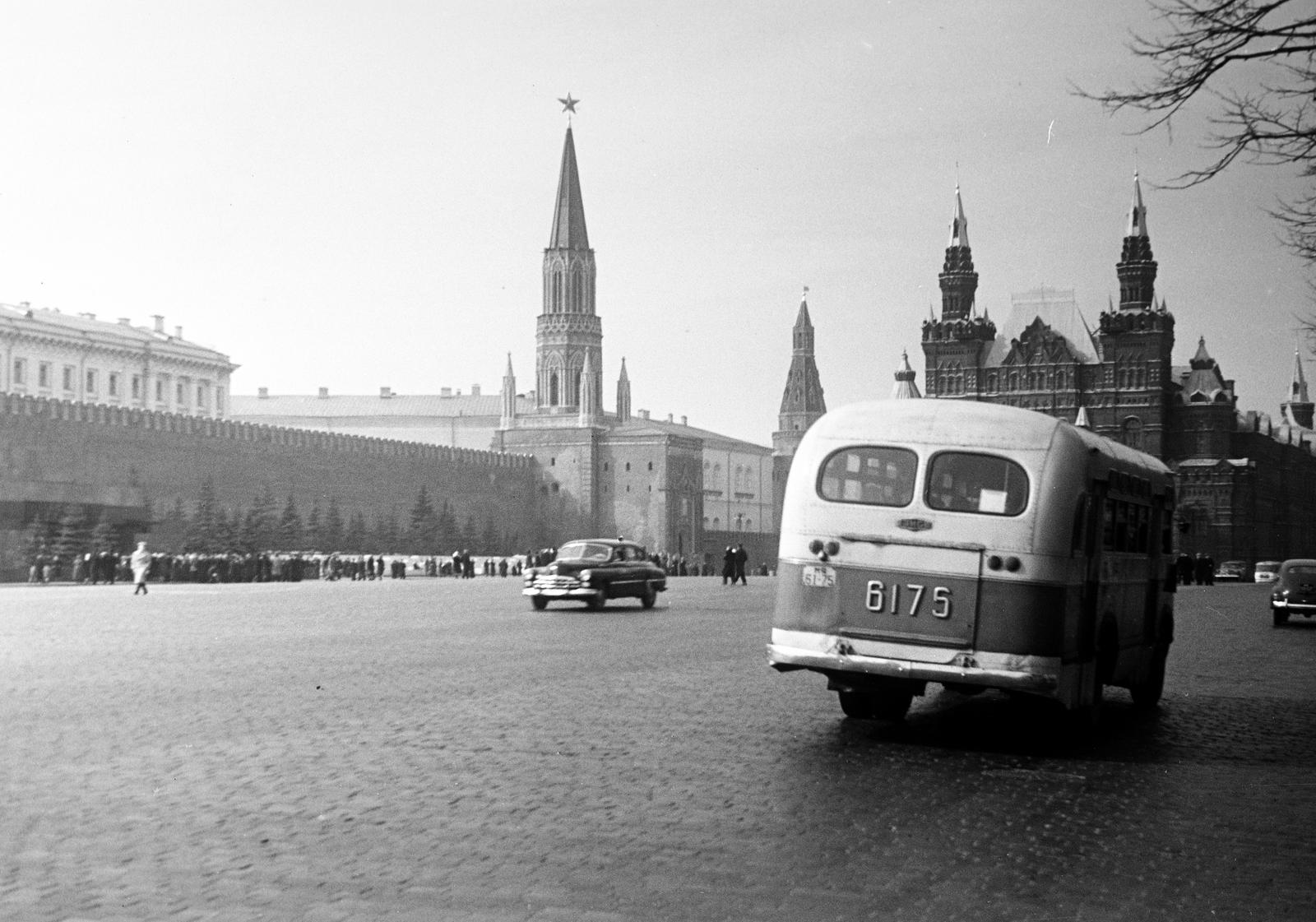 Russia, Moscow, Vörös tér., 1960, Dusik, Soviet Union, monument, bus, Red Star, Fortepan #292025