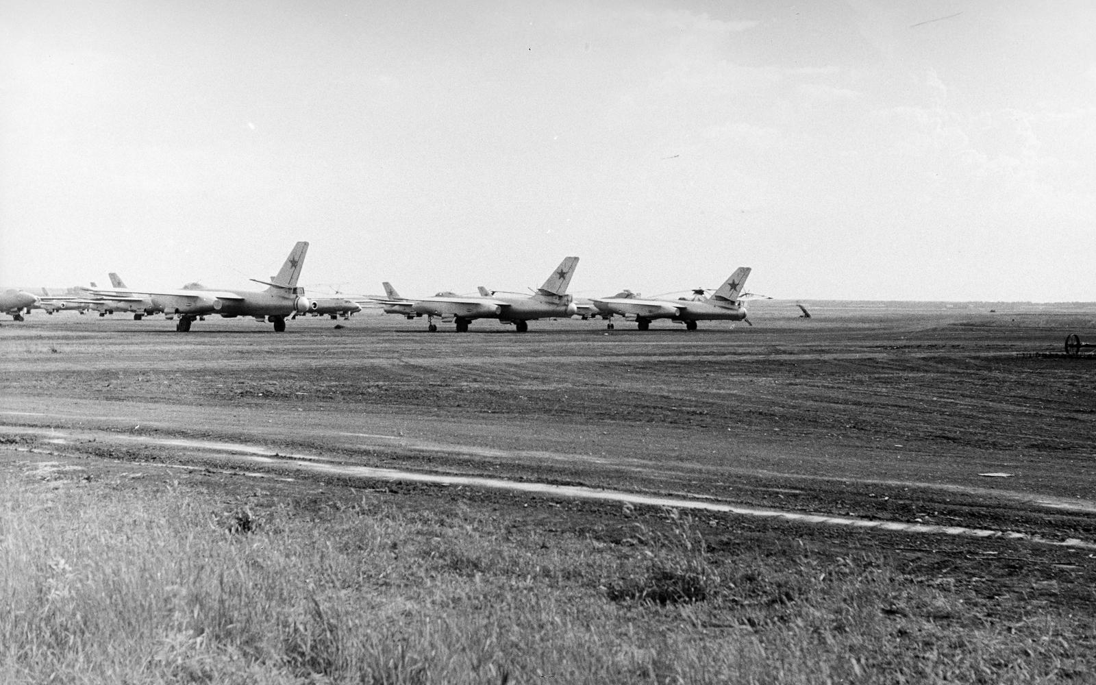 1964, Dusik, repülőtér, Iljusin IL-28, Fortepan #292061