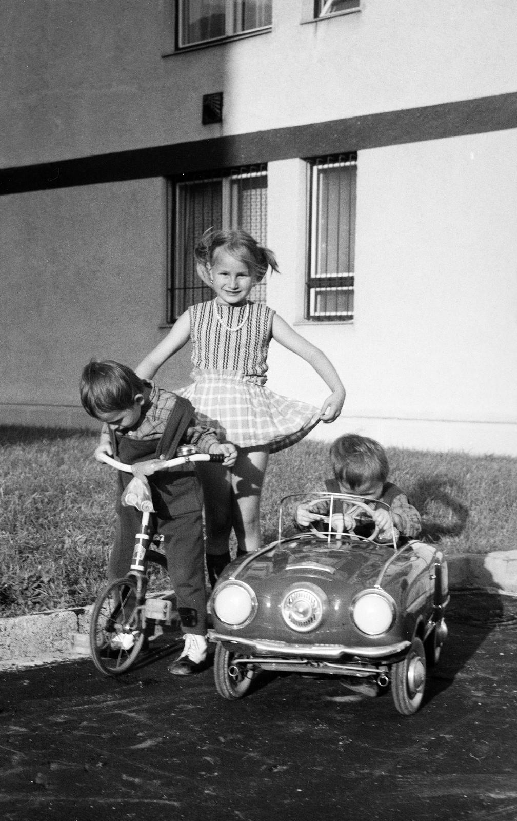 1968, Dusik, pedal car, kids, Fortepan #292071