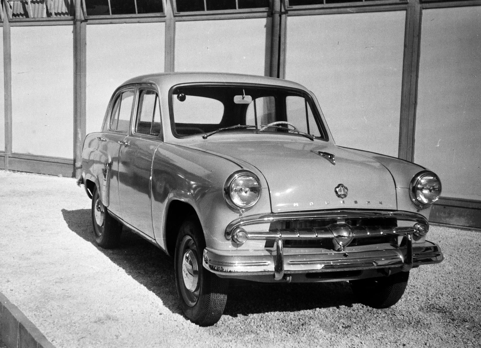 Hungary, Budapest XIV., szovjet személygépkocsik kiállítási területe. Moszkvics 402 típusú személygépkocsi., 1958, Dusik, Moskvitch-brand, automobile, Budapest, Fortepan #292083