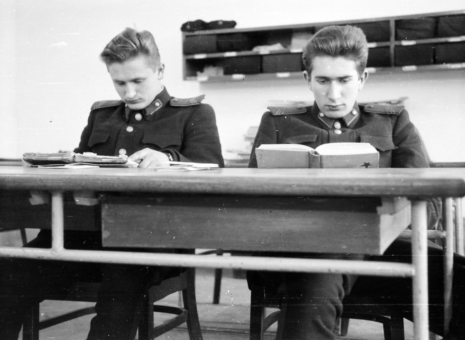 1956, Dusik, school desk, reading, youth, military, Fortepan #292150