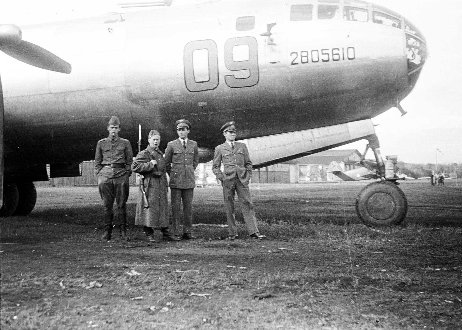1962, Dusik, Tupolev-brand, Tupolev Tu-4, registration mark, airplane, Fortepan #292235