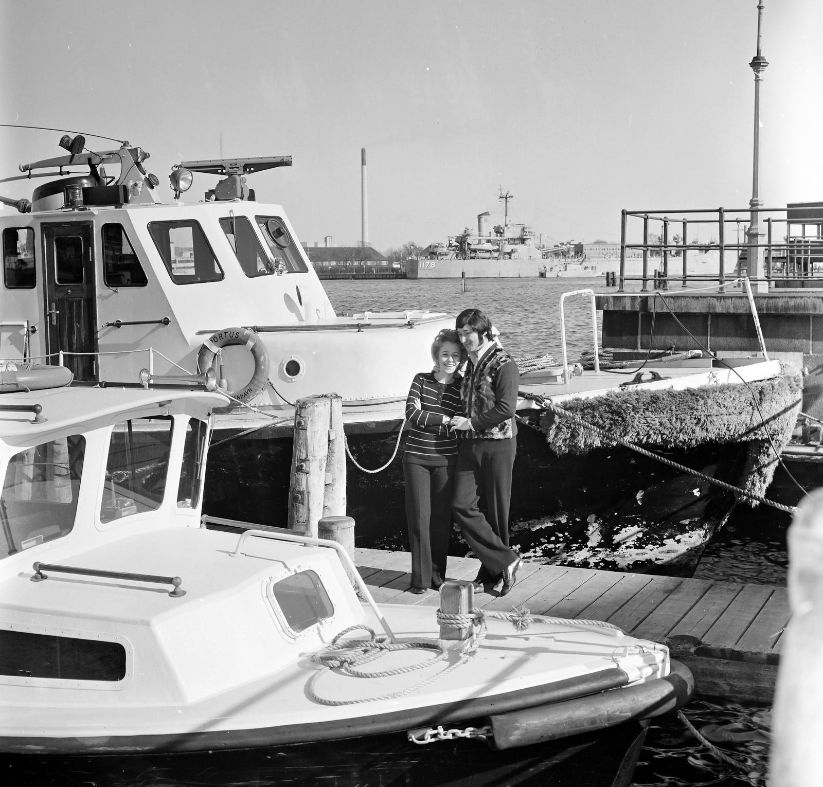 Denmark, Copenhagen, kikötő, Koslik Rudolf dzsesszgitáros, a felvétel a Nord Toldboden (a királyi hajóállomás) közelében készült, 1974, Gyurkó Zsolt, Fortepan #292280
