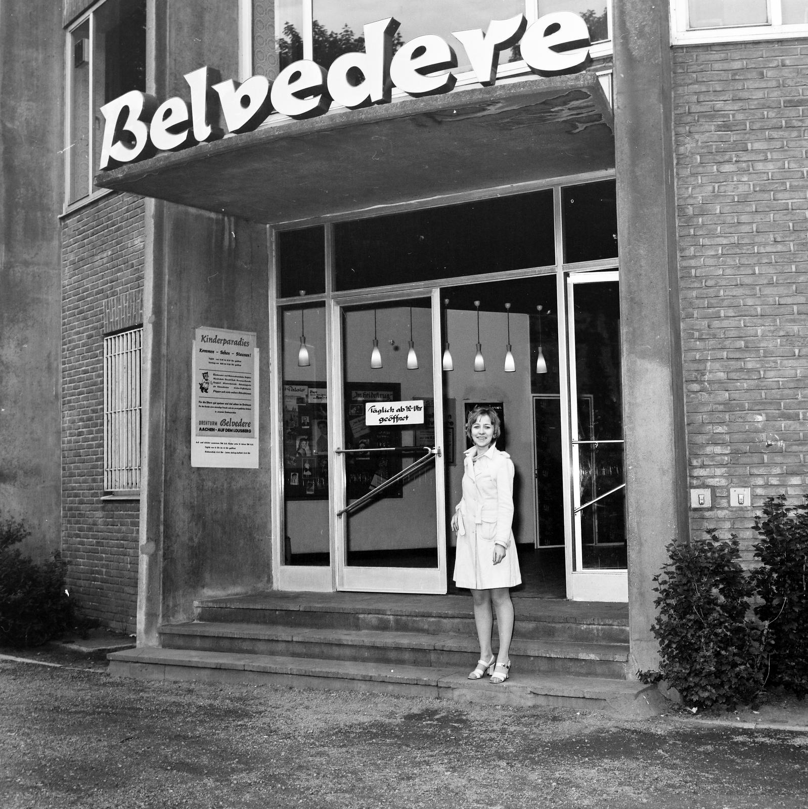 Németország, Aachen, Lousberg, a felvétel a Belvedere víztorony előtt készült., 1974, Gyurkó Zsolt, Koslik Rudolf, Fortepan #292288