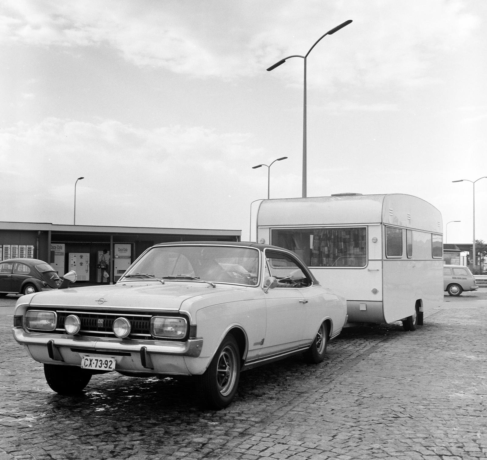 1974, Gyurkó Zsolt, Koslik Rudolf, lakókocsi, Opel Commodore, rendszám, Fortepan #292301