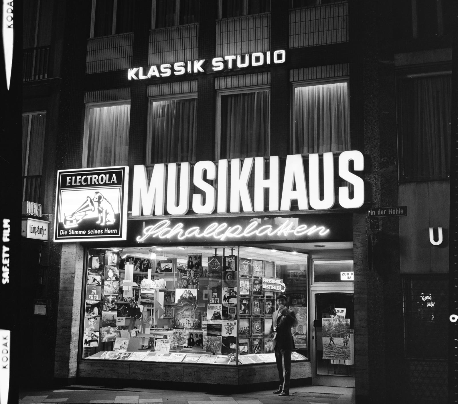 Németország, Köln, In der Höhle, Koslik Rudolf dzsesszgitáros., 1970, Gyurkó Zsolt, Koslik Rudolf, Fortepan #292333