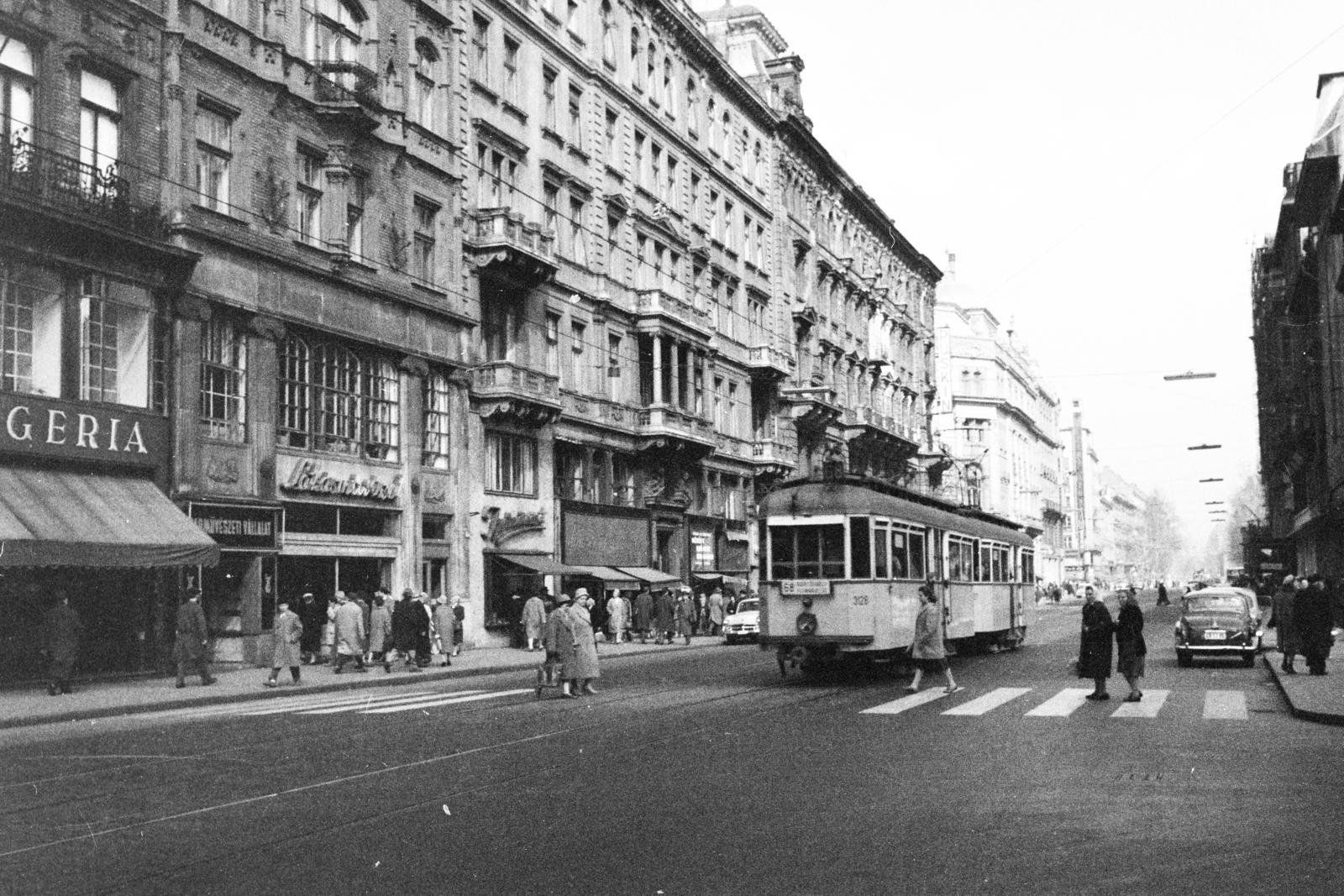 Hungary, Budapest V., Kossuth Lajos utca a Szép utcától az Astoria felé nézve., 1961, Inkey Tibor, crosswalk, Budapest, Fortepan #292445