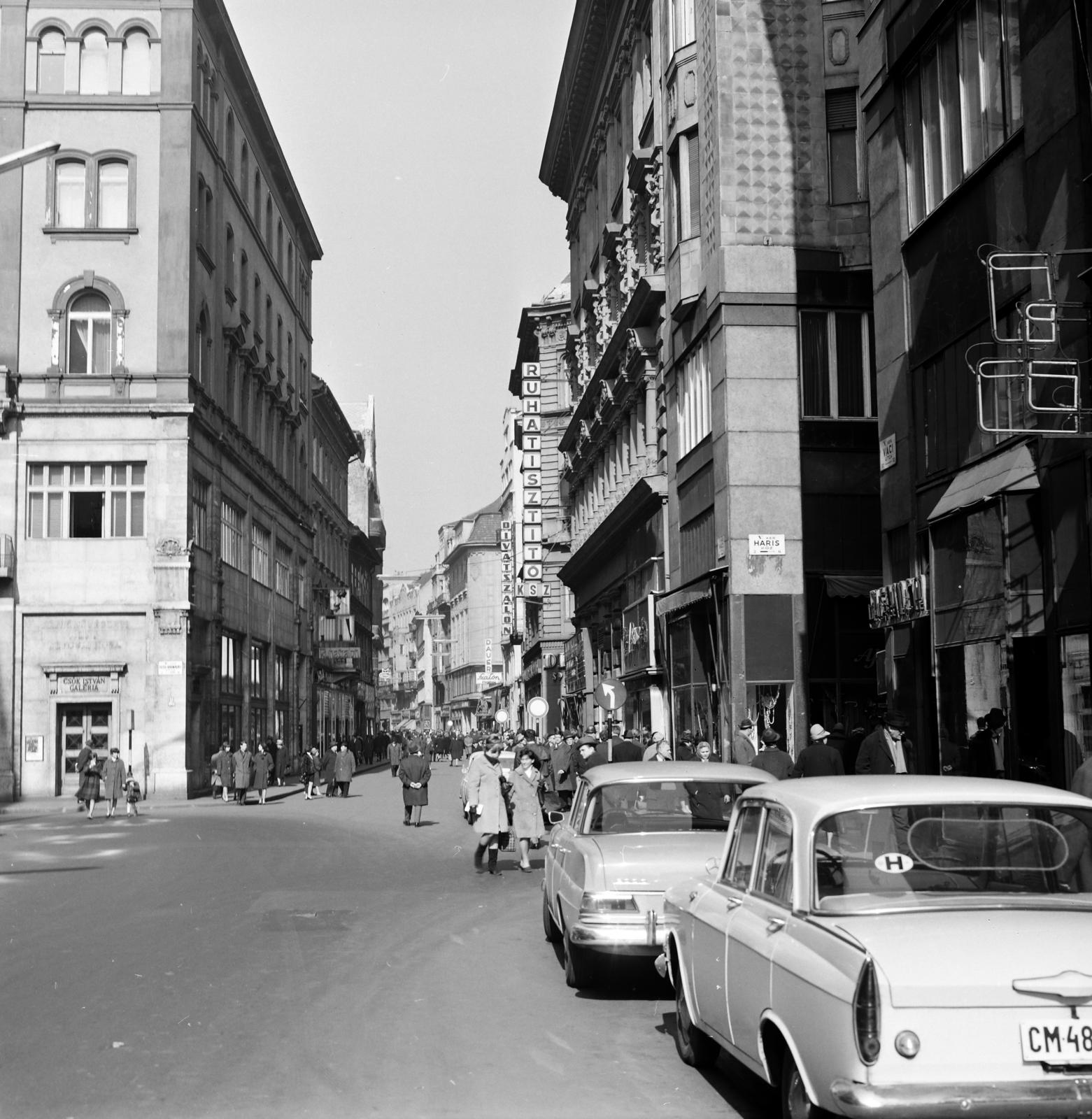 Hungary, Budapest V., Váci utca a Kígyó utca felől, jobbra a Haris köz torkolata., 1970, Inkey Tibor, Budapest, Fortepan #292482