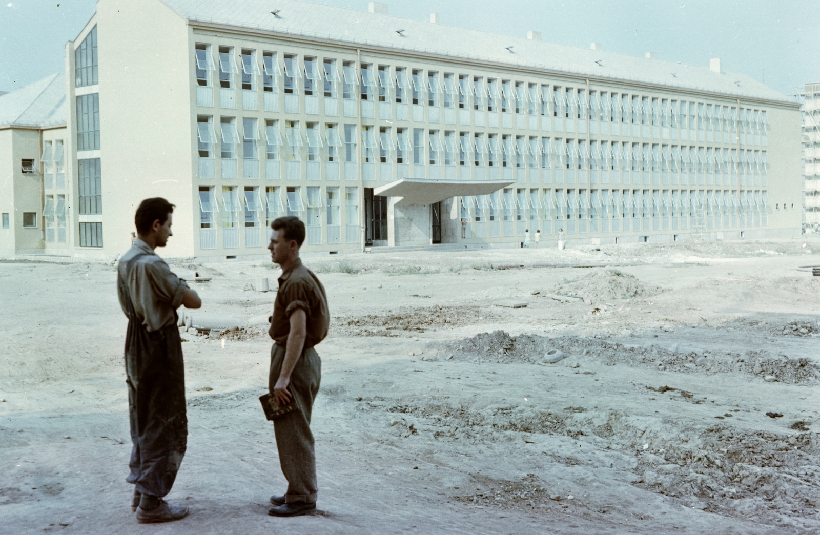 Hungary, Uránváros, Pécs, Esztergár Lajos utca (39-es dandár út), Radnóti Miklós Szakközépiskola., 1957, Építésügyi Dokumentációs és Információs Központ, VÁTI, school, colorful, construction, Fortepan #29251