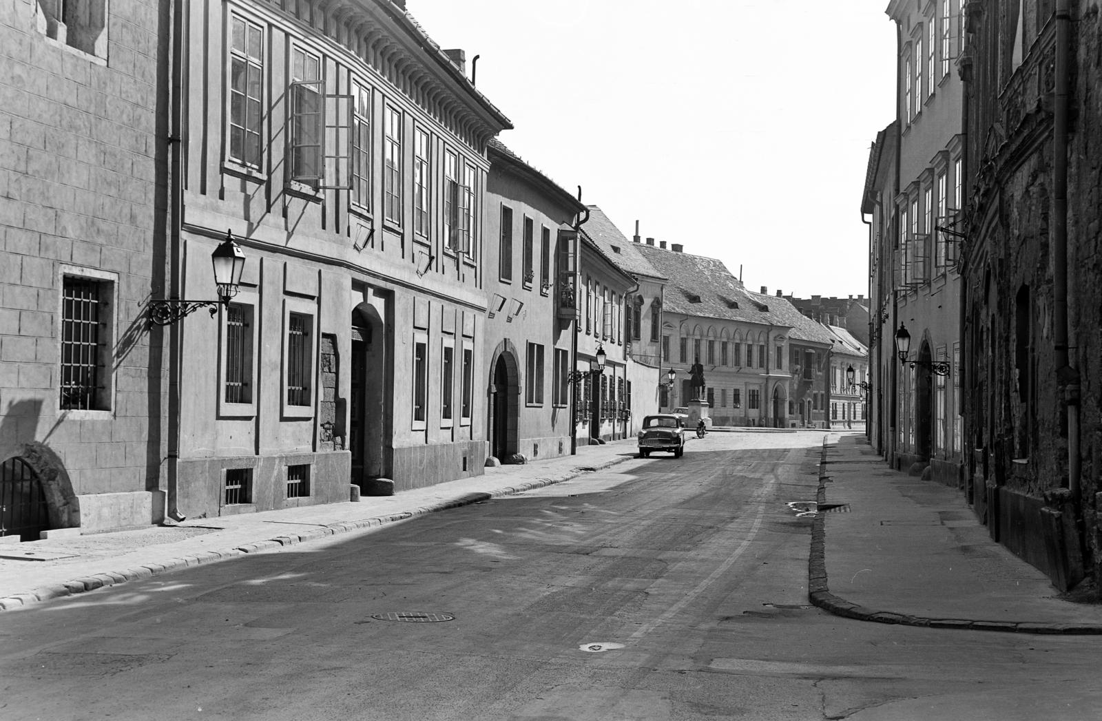 Hungary, Budapest I., Úri utca a Nőegylet utcától a Szentháromság utca felé nézve., 1965, Inkey Tibor, Budapest, Fortepan #292552