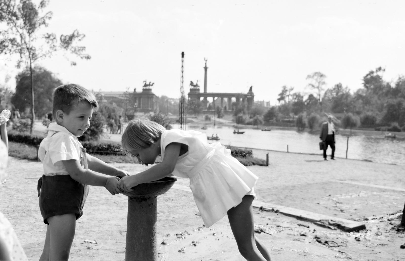 1952, Inkey Tibor, drinking fountain, girl, kid, Fortepan #292624