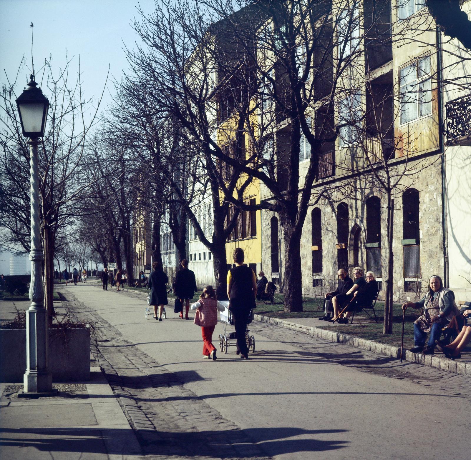 Hungary, Budapest I., Tóth Árpád sétány, a felvétel a Szentháromság utca közelében készült., 1972, Inkey Tibor, Budapest, Fortepan #292683