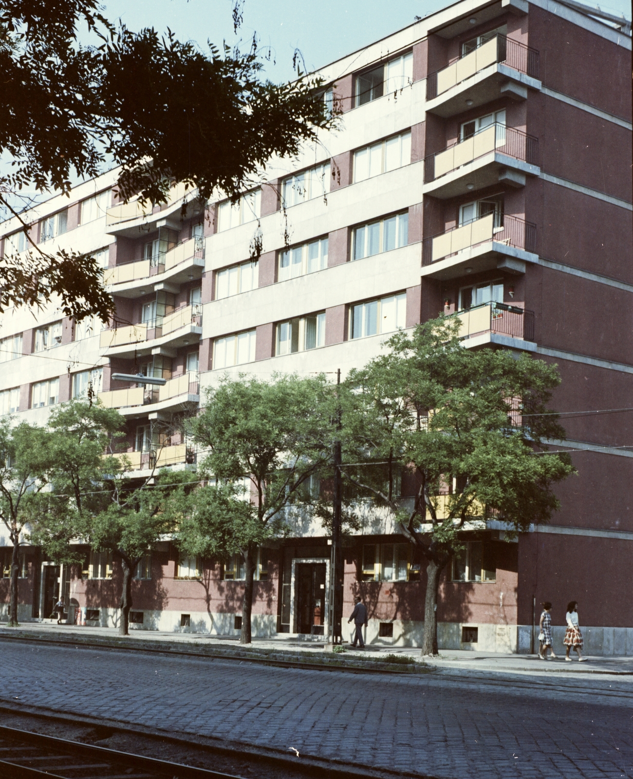 Magyarország, Budapest XI., Fehérvári út 33., jobbra az Ulászló utca torkolata., 1963, Építésügyi Dokumentációs és Információs Központ, VÁTI, színes, Budapest, Fortepan #29273