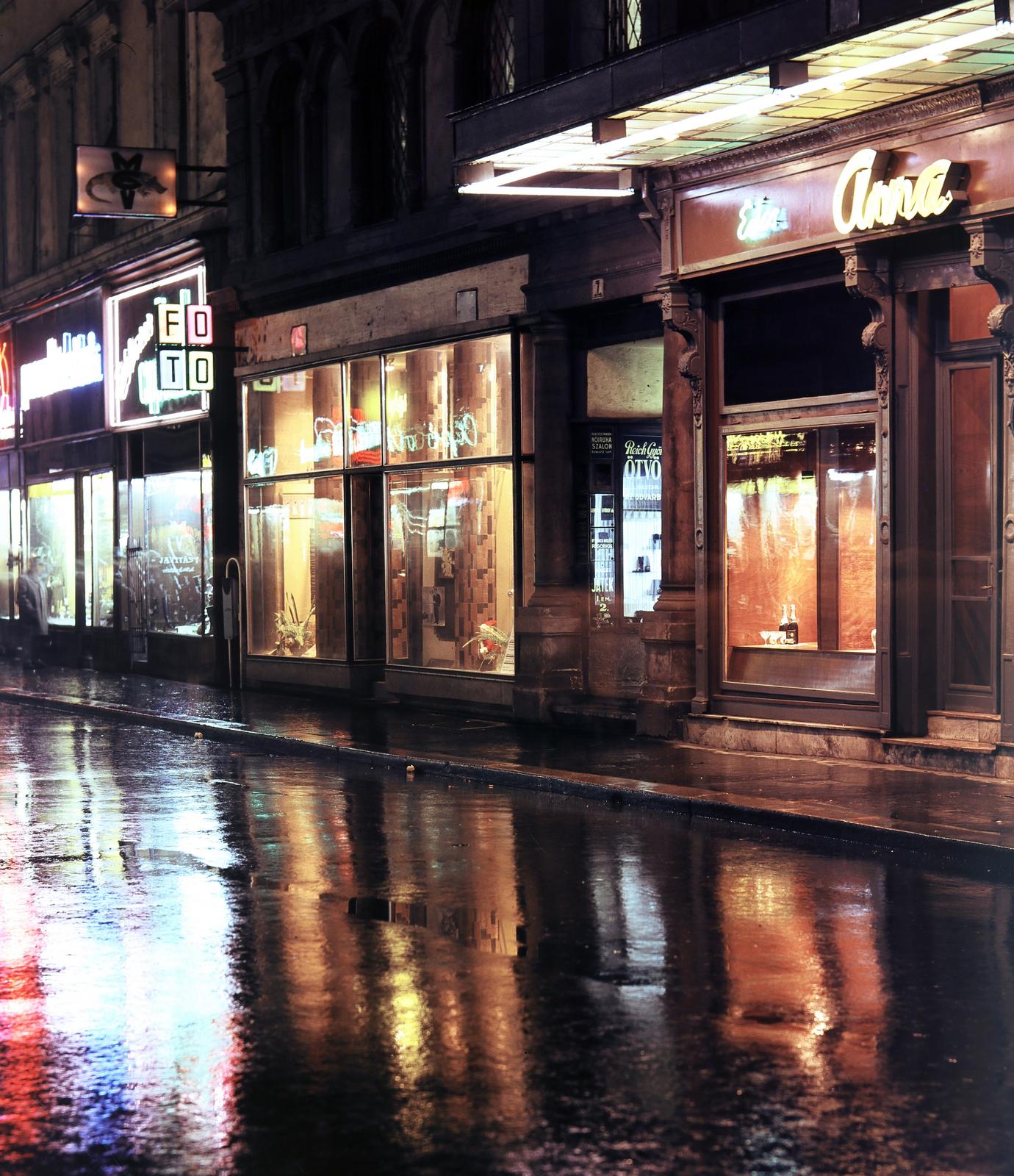 Hungary, Budapest V., Váci utca 7., jobbra az Anna presszó., 1966, Inkey Tibor, Budapest, colorful, night, store display, neon sign, camera store, rain, Fortepan #292808