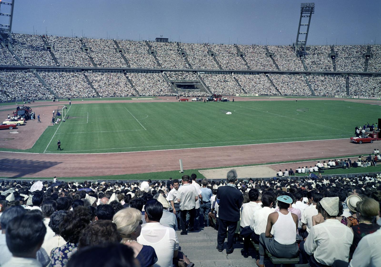 Magyarország, Népstadion, Budapest XIV., 1965, Inkey Tibor, Budapest, színes, nézőtér, Fortepan #292813