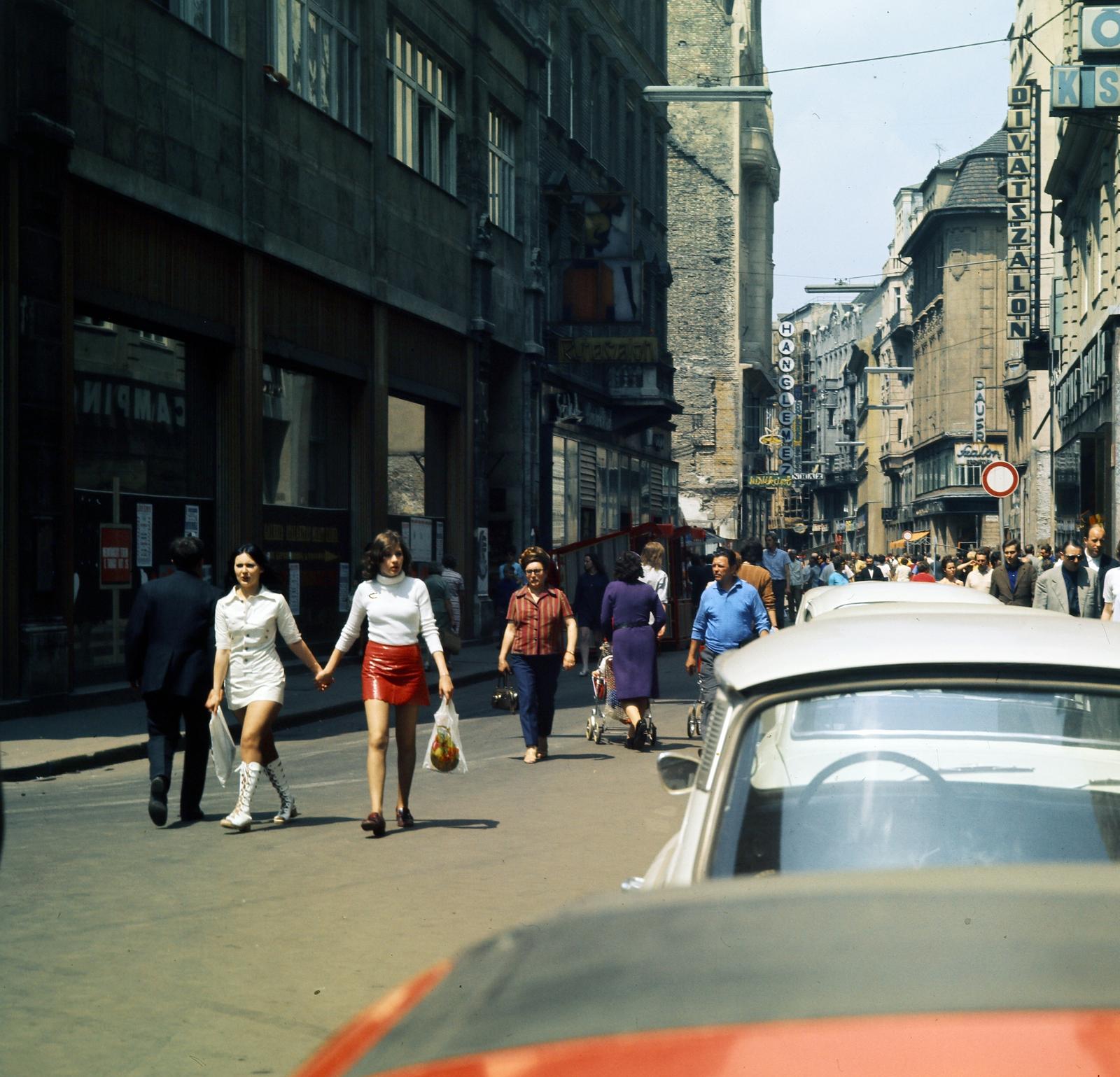 Hungary, Budapest V., Váci utca a Párizsi utca - Régi posta utca közötti szakaszon., 1972, Inkey Tibor, Budapest, Fortepan #292846