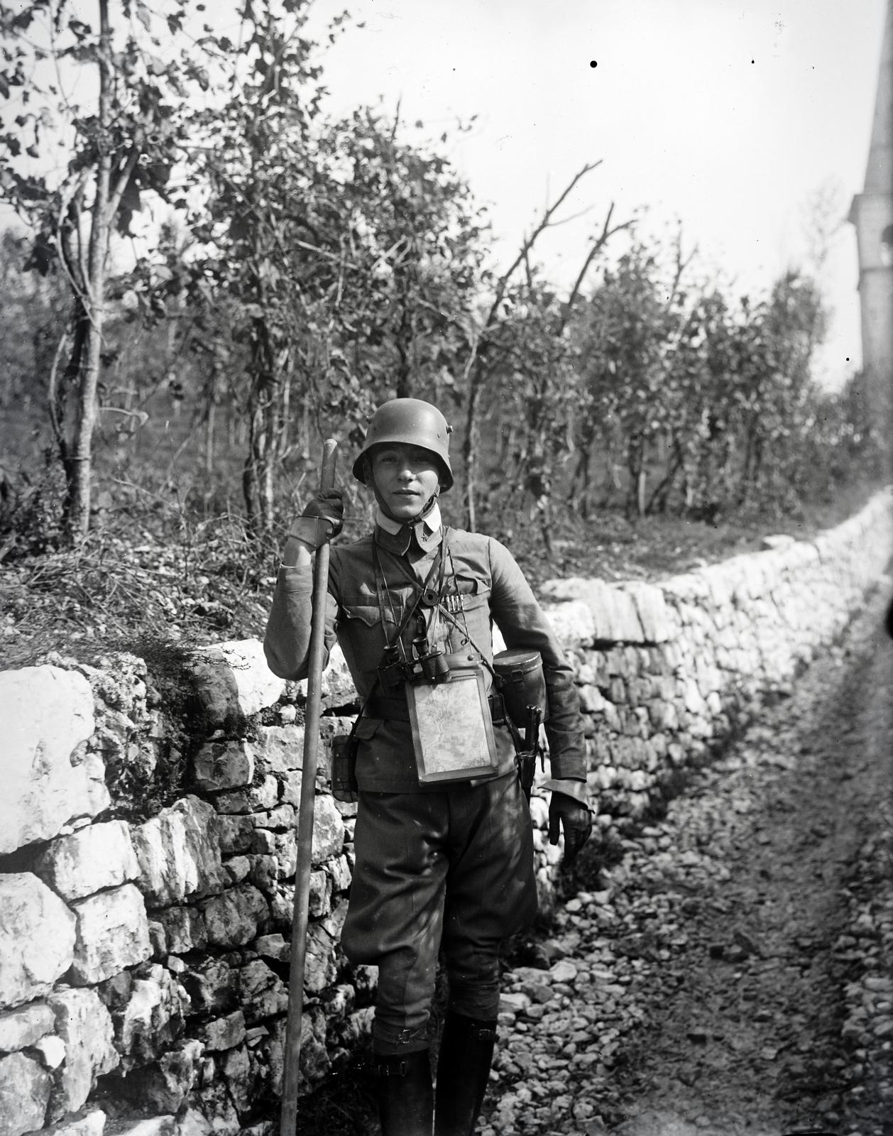 1915, Kenderessy Tibor, soldier, telescope, Fortepan #292895
