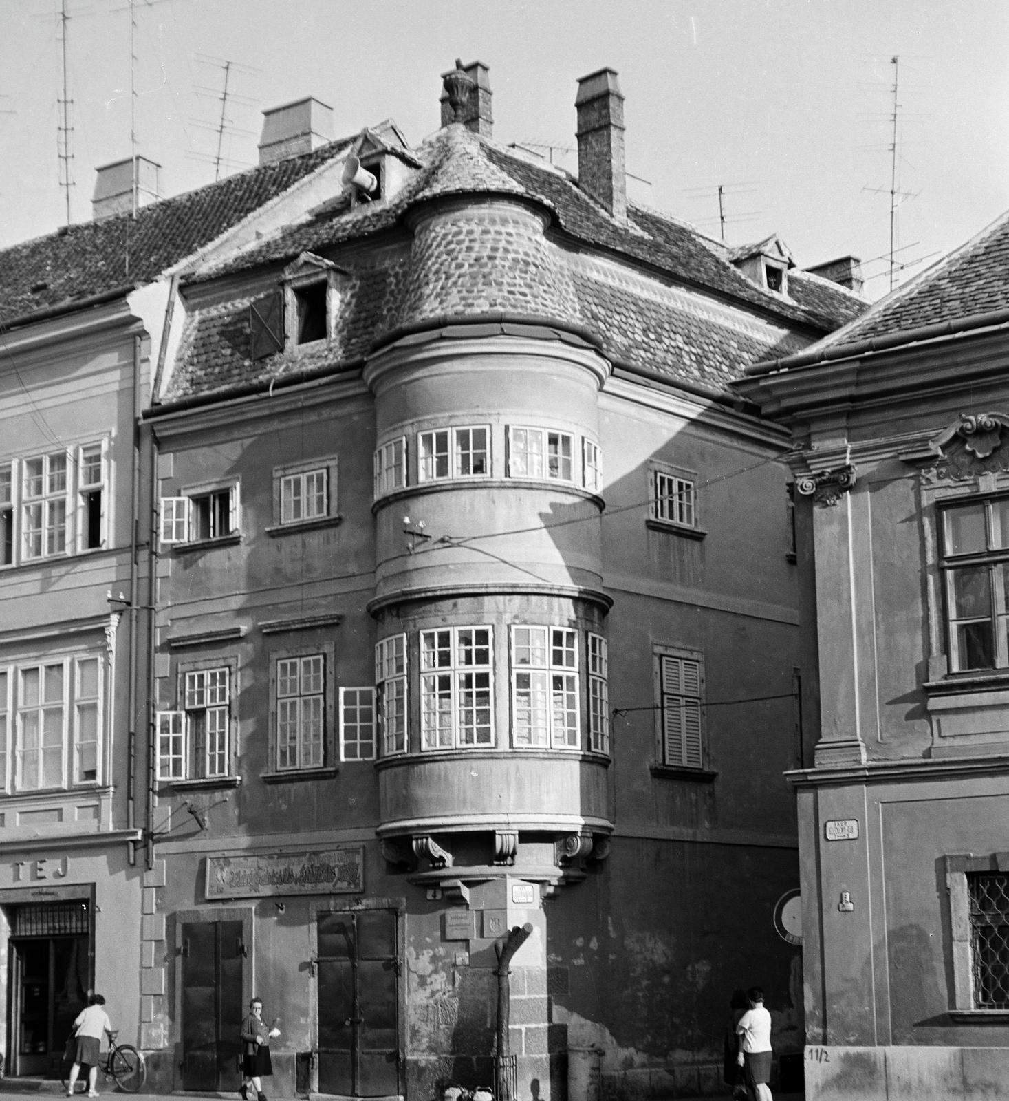 Hungary, Győr, Széchenyi tér - Stelczer Lajos utca sarok, Vastuskós ház., 1975, Kenderessy Tibor, Fortepan #293017
