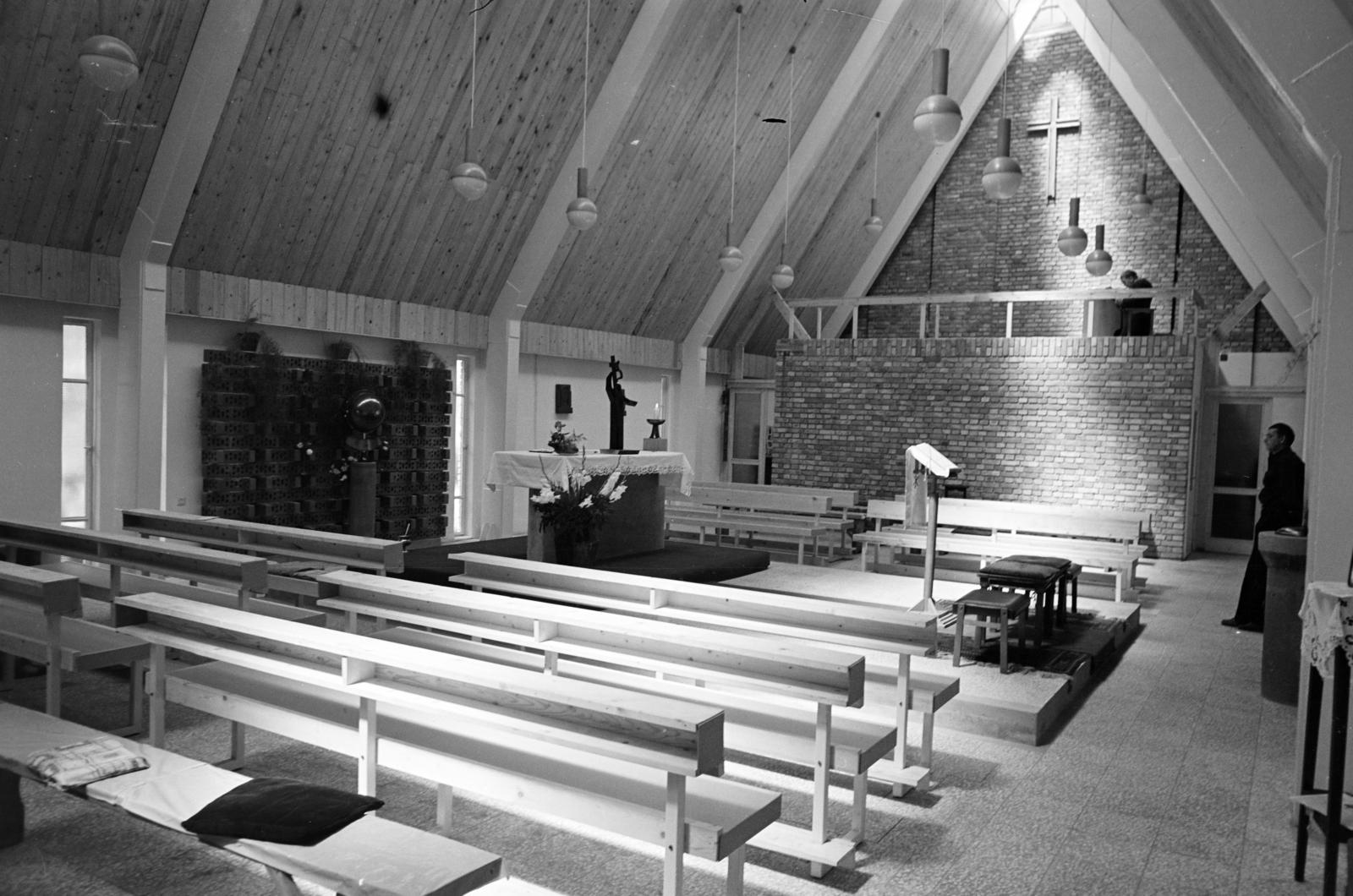 Magyarország, Balatonfenyves, Kölcsey Ferenc utca 79., Szent Erzsébet-templom., 1977, Kenderessy Tibor, Fortepan #293095