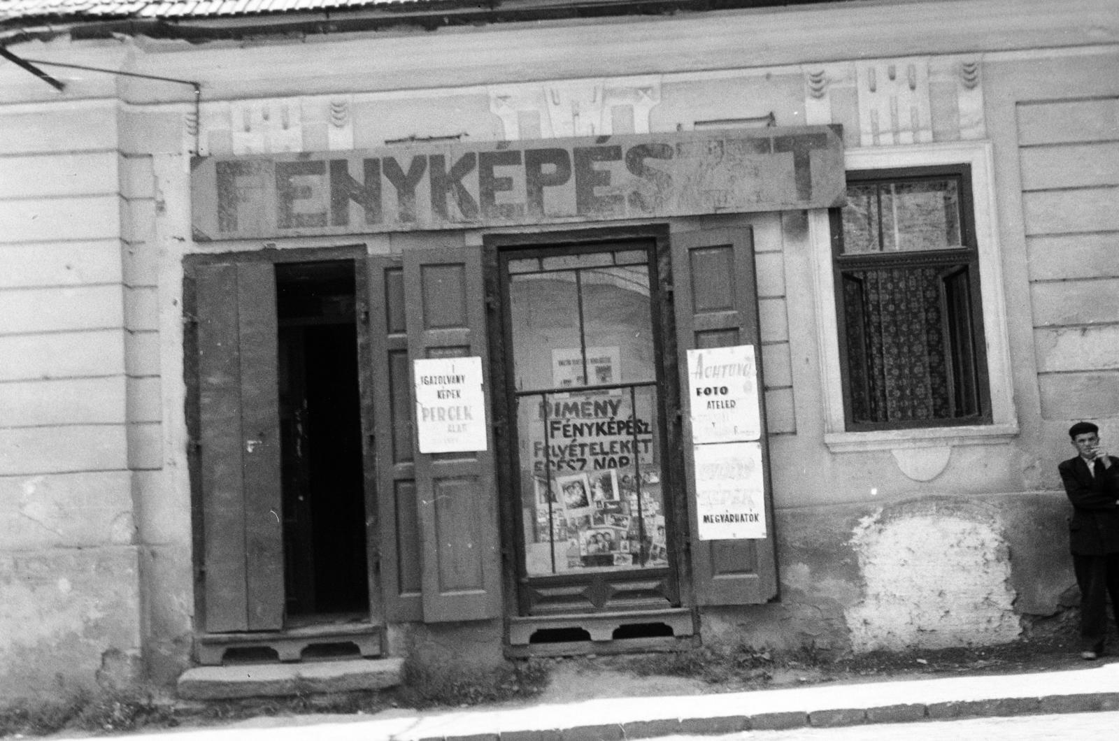 Magyarország, Tokaj, Rákóczi utca 48., Dimény Gyula fényképész műterme., 1966, Kenderessy Tibor, tipográfia, reklám, üzletportál, fényképész, Fortepan #293106