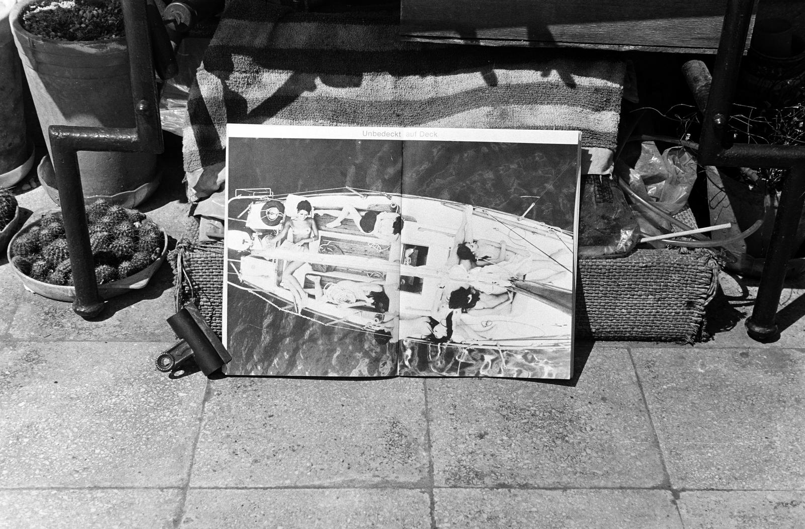 Hungary, Budapest XII., a felvétel a Hegyalja út 88. számú ház erkélyén készült., 1971, Mezei Attila, Budapest, plan view, erotica, sailboat, still life, Fortepan #293226