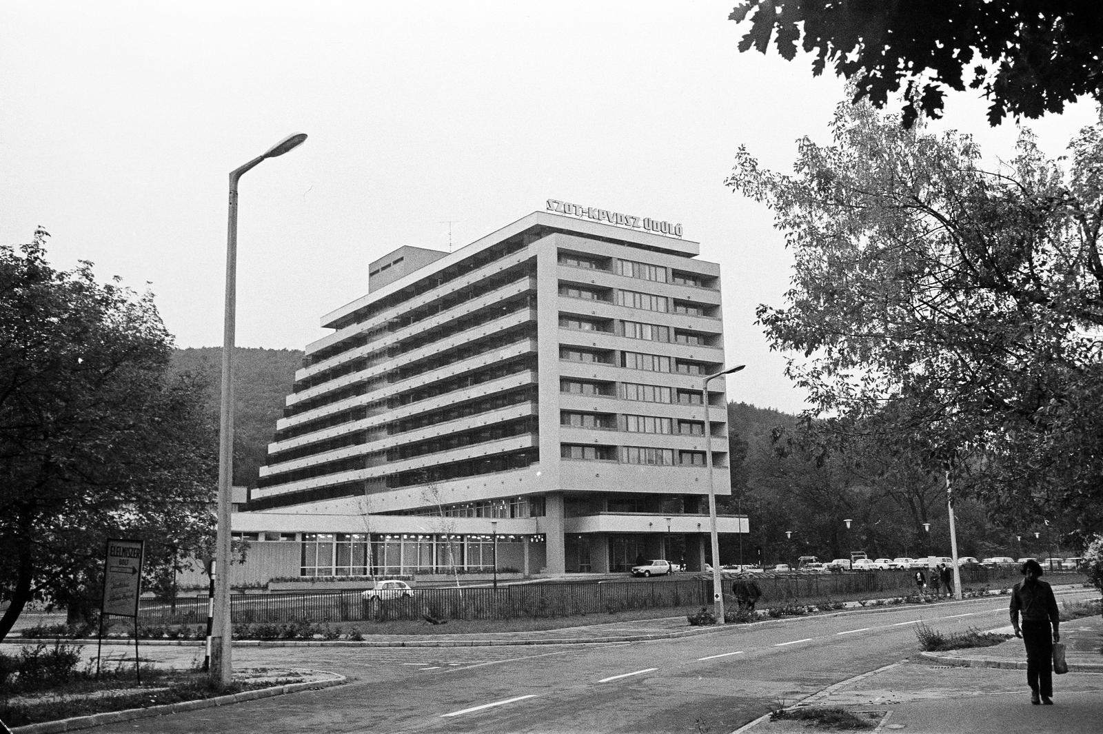 Magyarország, Sopron, Lővér körút 37., SZOT-KPVDSZ üdülő (később Hotel Szieszta)., 1974, Mezei Attila, Léczfalvi, Fortepan #293250