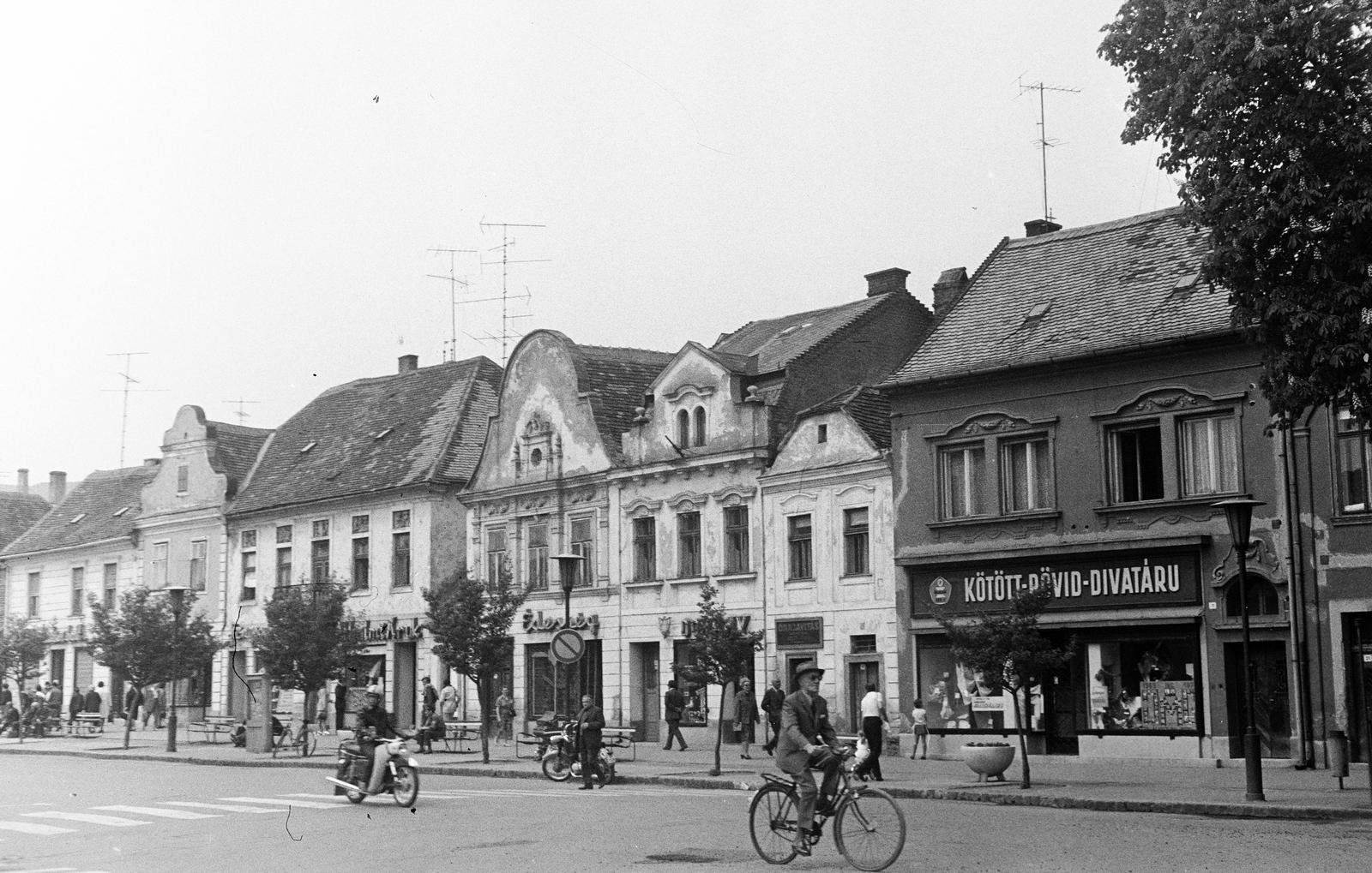 Magyarország, Kőszeg, Fő (Köztársaság) tér., 1974, Mezei Attila, Léczfalvi, Fortepan #293434