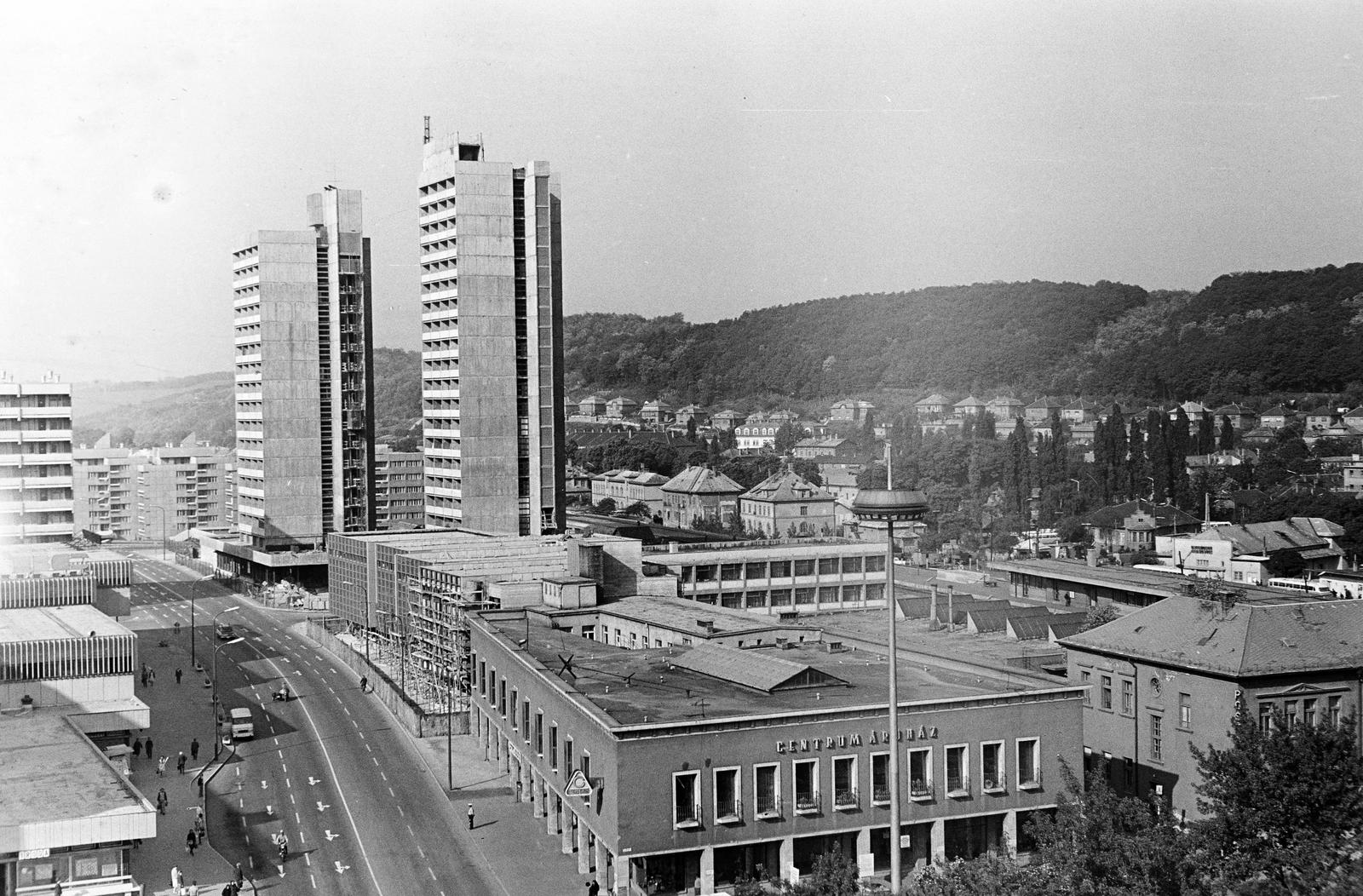 Magyarország, Salgótarján, a városközpont a Karancs szállóból nézve., 1975, Mezei Attila, Léczfalvi, Fortepan #293438