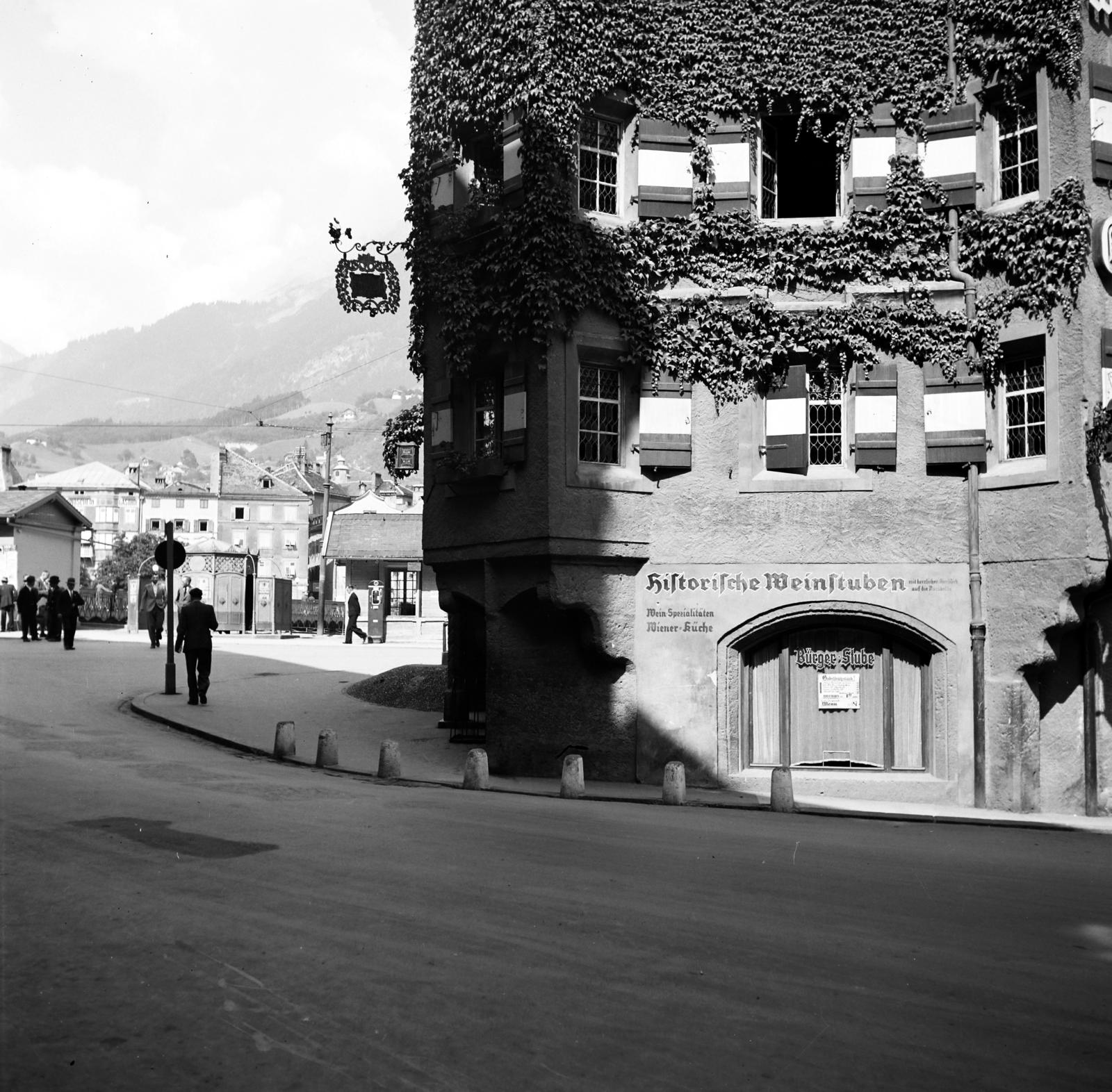 Ausztria, Innsbruck, Herzog-Friedrich-Straße, jobbra az Ottoburg., 1936, Akácos Sándor, Fortepan #293562