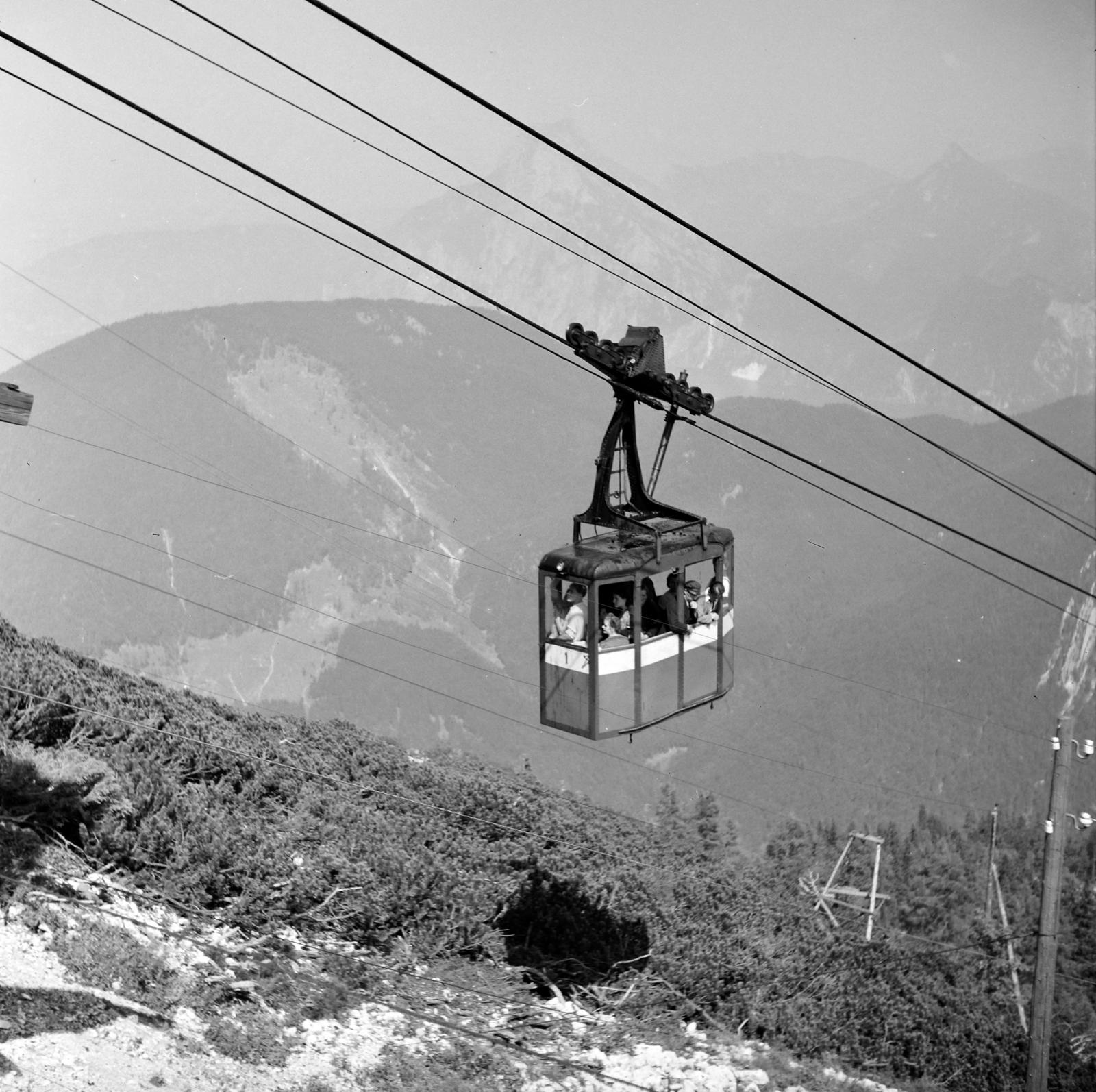 Ausztria, Ebensee am Traunsee, (ekkor Ebensee), a Feuerkogel csúcsára felvezető kabinos kötélpálya (Feuerkogelseilbahn)., 1936, Akácos Sándor, drótkötélpálya, Fortepan #293595