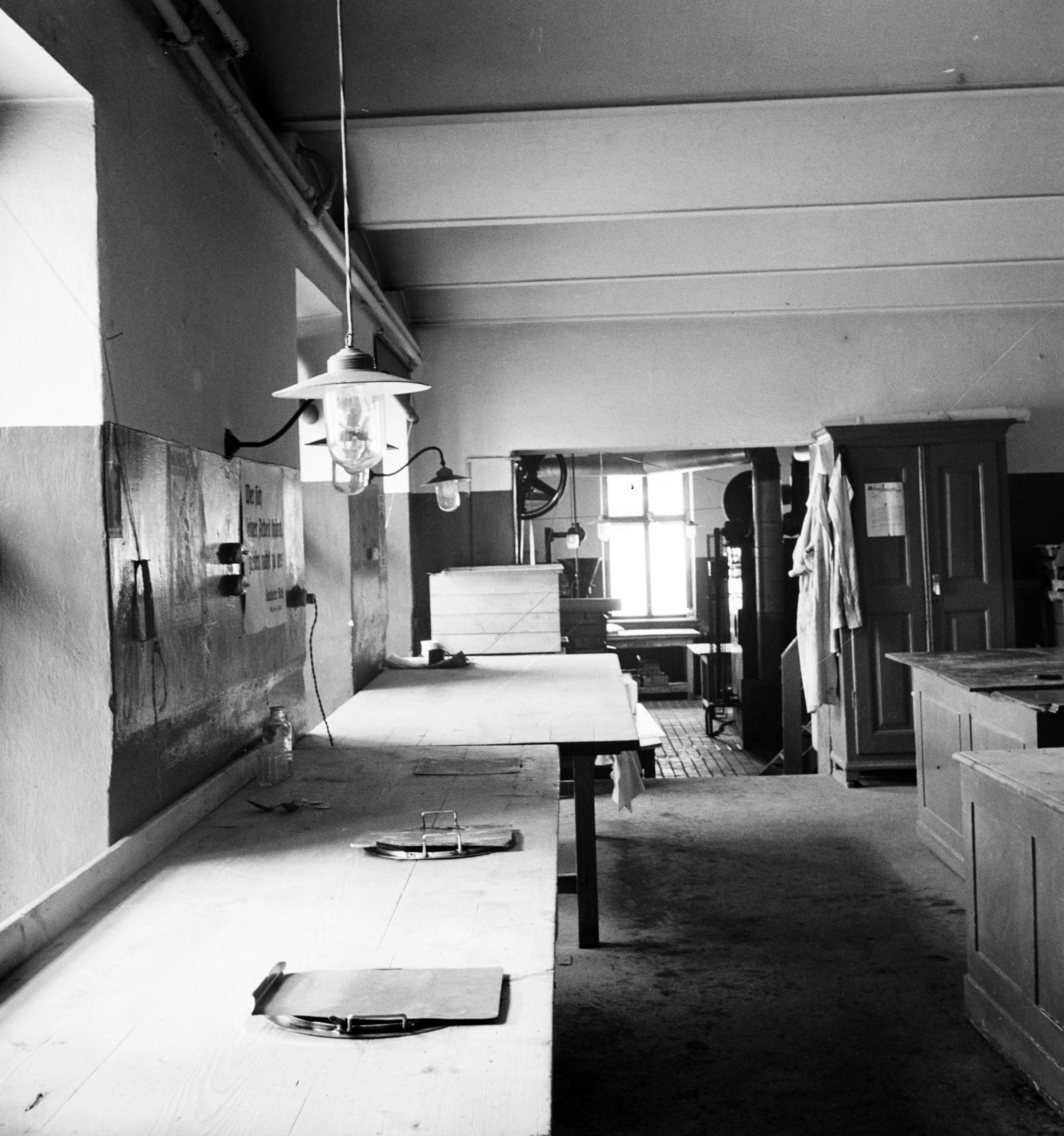 1936, Akácos Sándor, workplace, ceiling lamp, table, Fortepan #293642