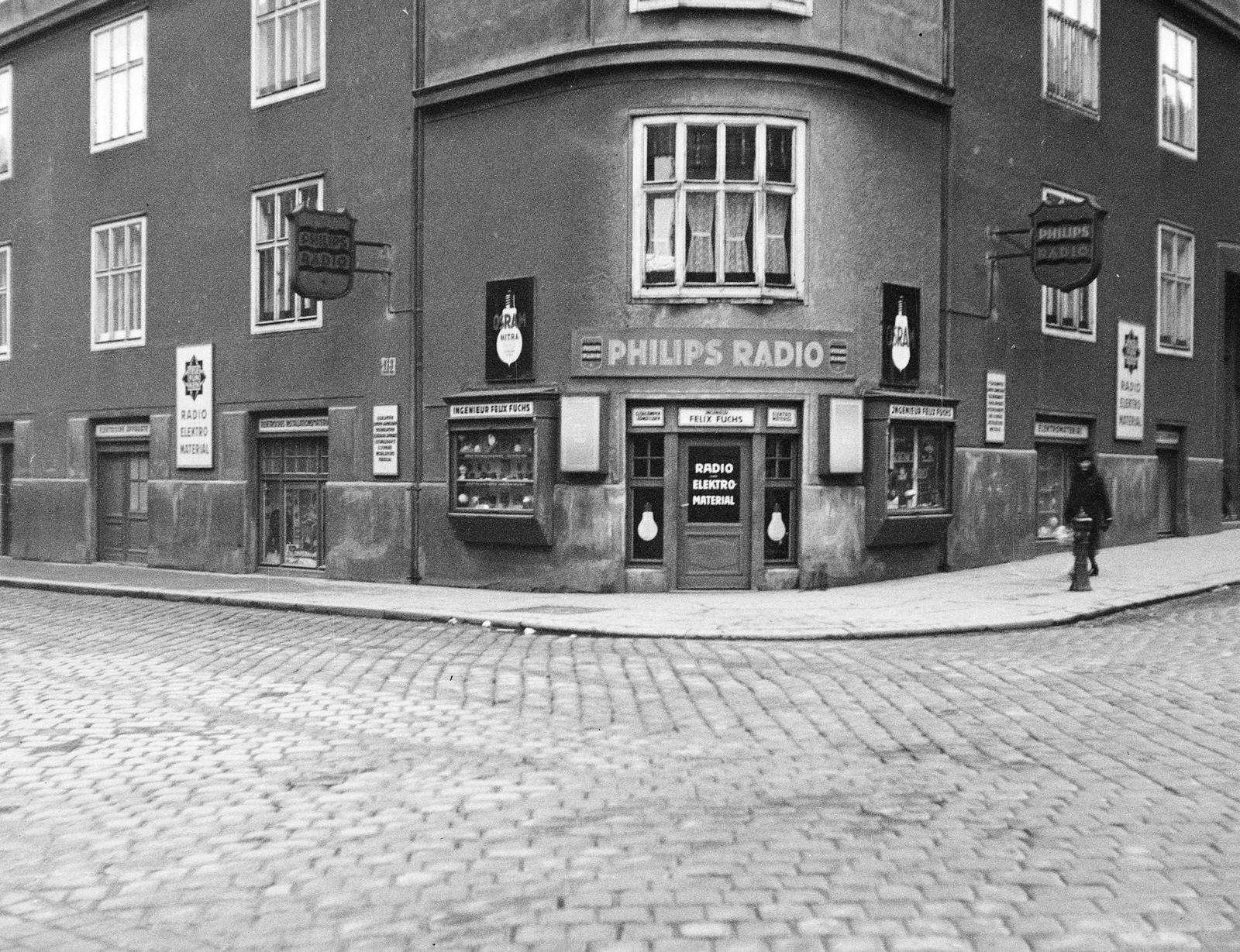 Austria, Vienna, Schottenfeldgasse 82-es számú épület a Neustiftgasse sarkán., 1936, Akácos Sándor, Philips-brand, store display, cornerhouse, Fortepan #293650