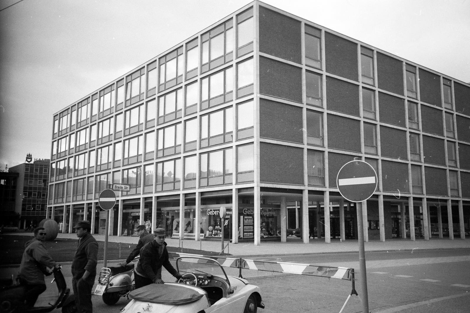 Németország, Hannover, az Aegidientorplatz a Breite Straße torkolatánál, a Magdeburger Versicherungen épülete., 1958, Fortepan/Album089, Fortepan #293665