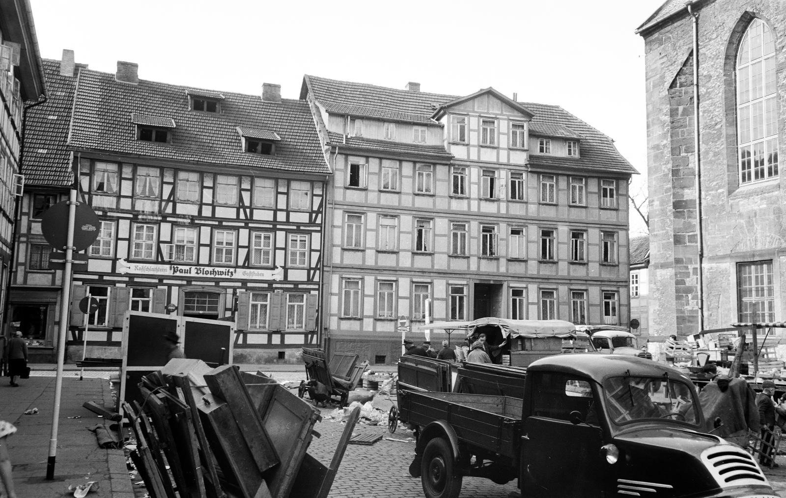 Germany, Papendiek, szemben a 18. és 17. számú ház, jobbra a Paulinerkirche., 1958, Fortepan/Album089, Fortepan #293671