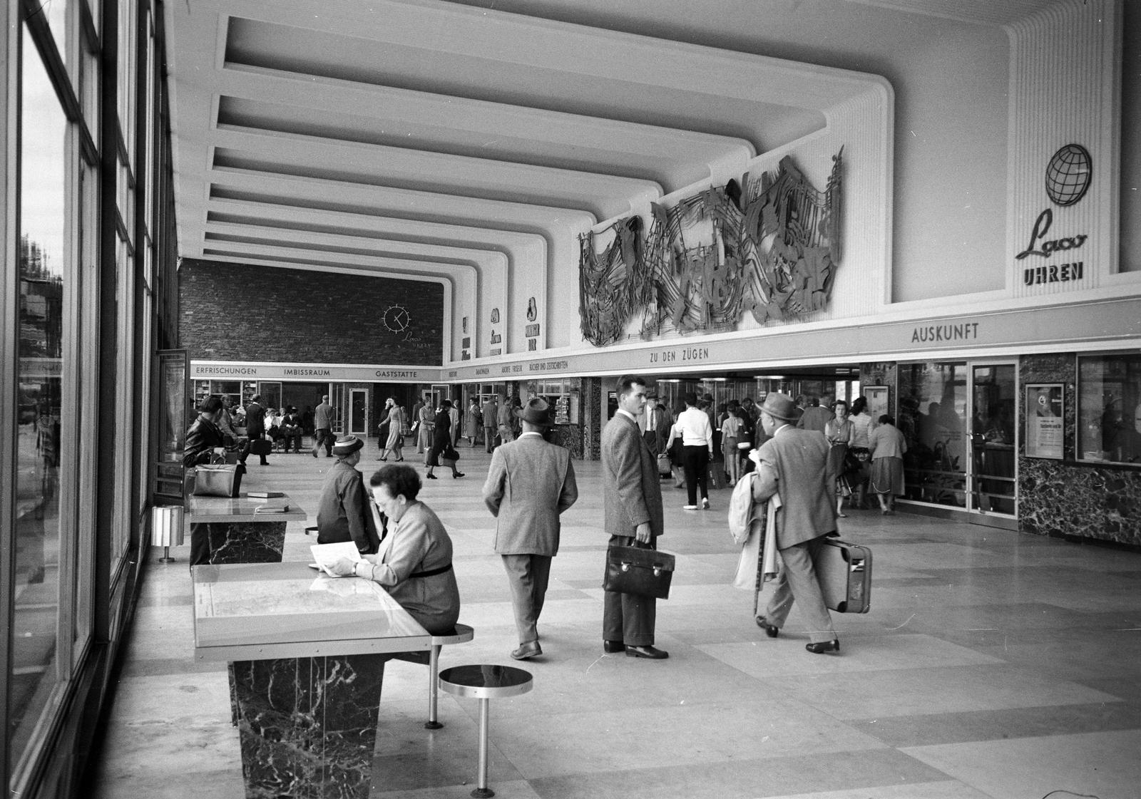 Németország, Pforzheim, a Főpályaudvar váróterme., 1958, Fortepan/Album089, Fortepan #293676