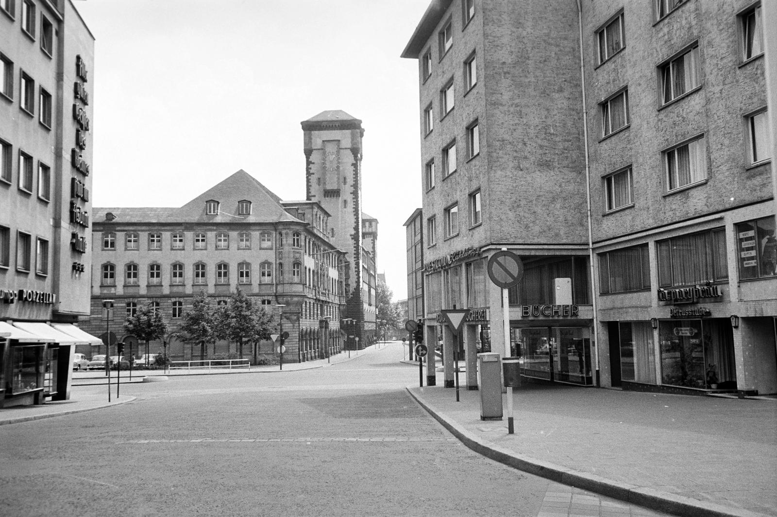 Germany, Frankfurt am Main, Kornmarkt, középen a Berliner Strasse kereszteződése, távolabb a Rathaus., 1958, Fortepan/Album089, Fortepan #293701