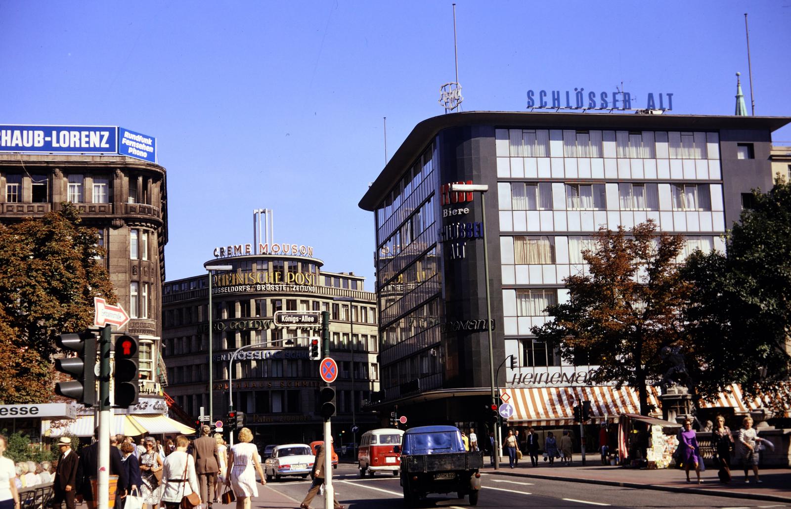 Németország, Düsseldorf, előtérben keresztbe a Königsallee, szemben a Theodor - Körner - Straße., 1966, Fortepan/Album089, Fortepan #293739