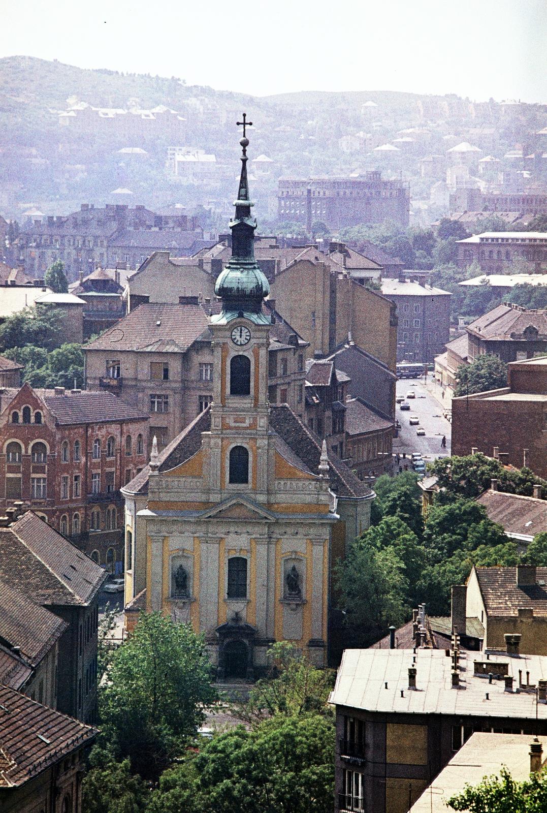 Magyarország, budai Vár, Budapest I., kilátás a Tóth Árpád sétányról a Krisztina téri Havas Boldogasszony-templom és környéke felé., 1972, Benedek Tamás, Budapest, Fortepan #293864