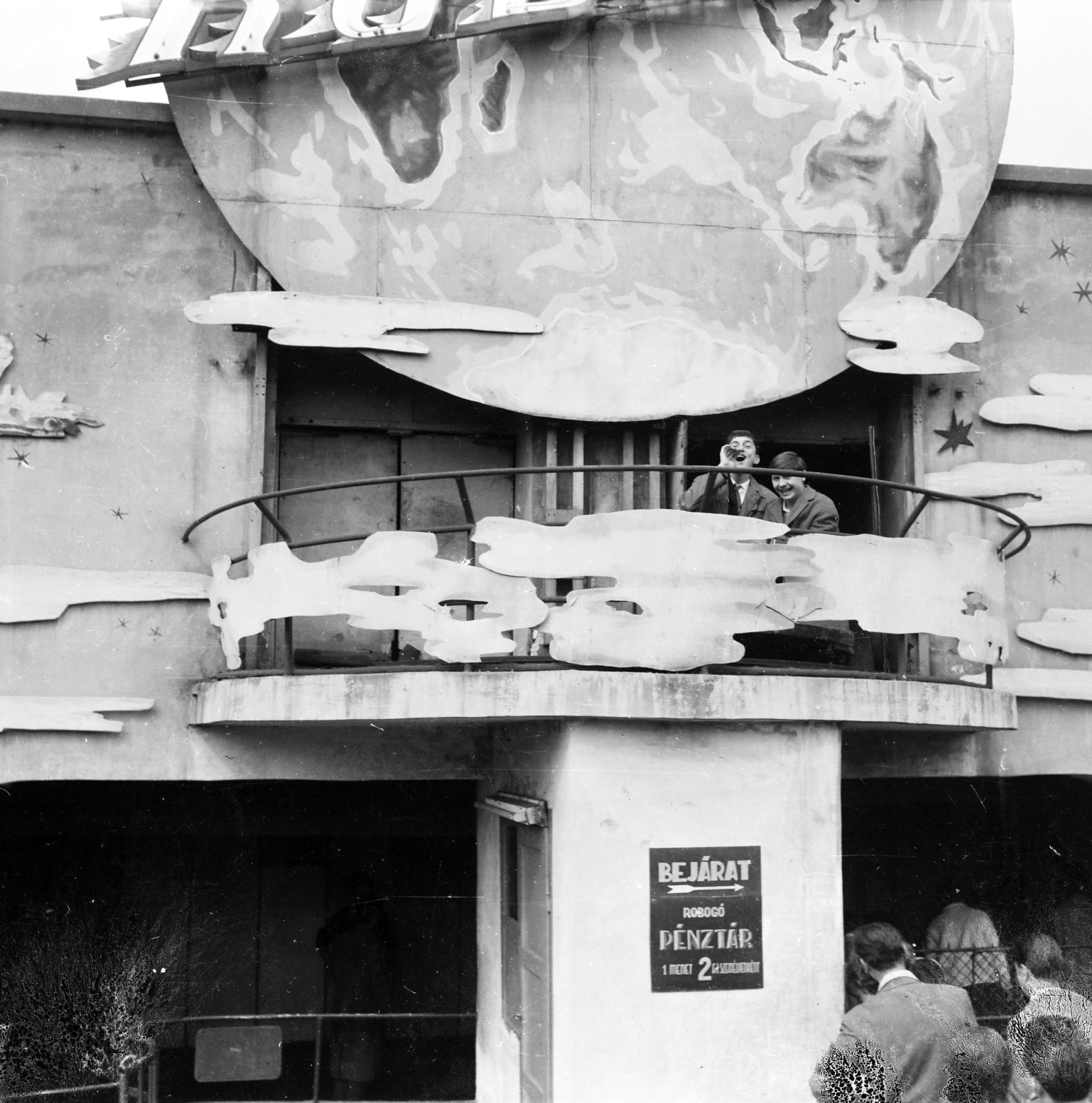 Magyarország, Városliget,Vidámpark, Budapest XIV., a Robogó épülete., 1966, Budaházi László, Budapest, Fortepan #293916