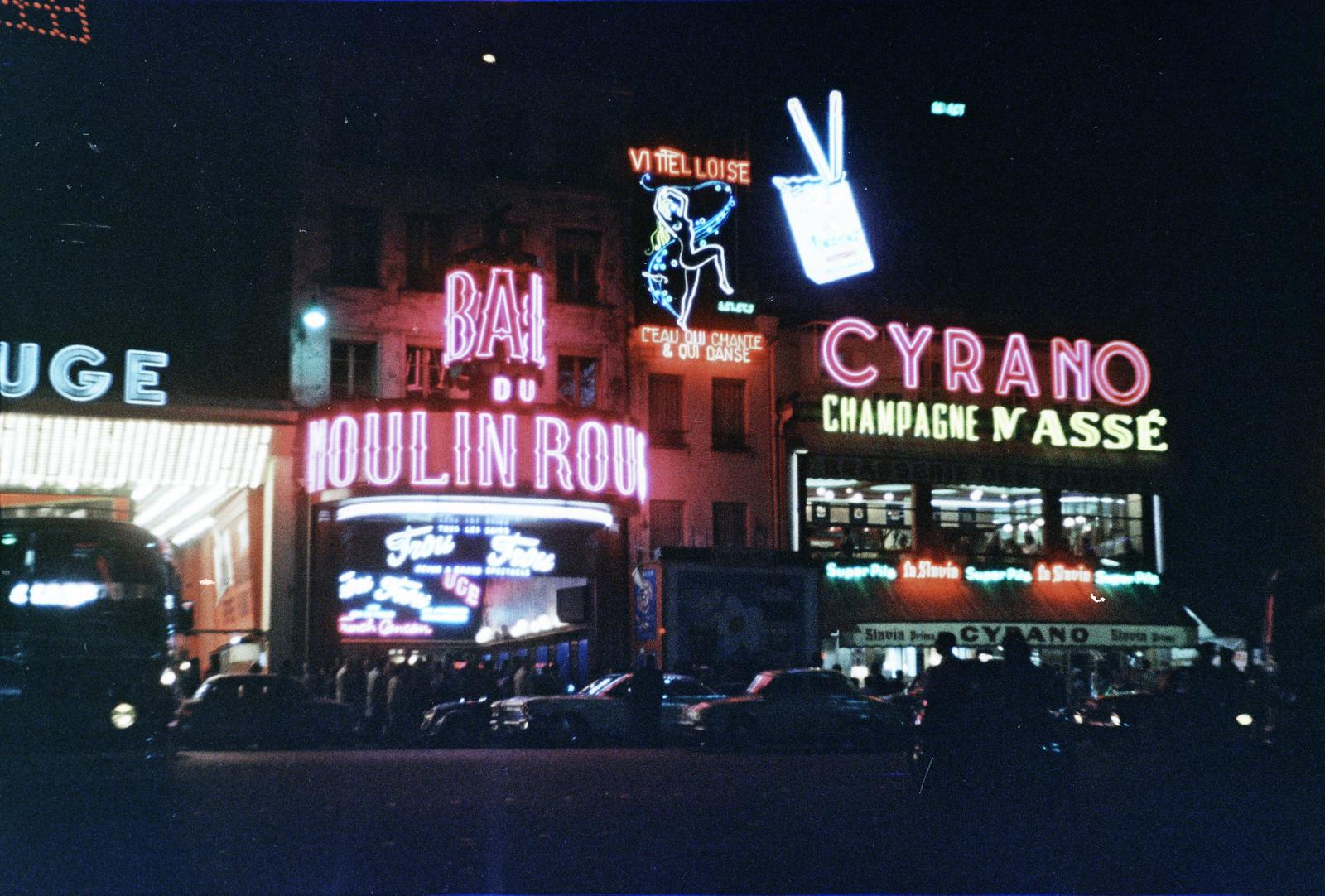 Franciaország, Párizs, Boulevard de Clichy, Moulin Rouge mulató., 1965, Varga Béla dr., reklám, neon felirat, színes, Fortepan #293954