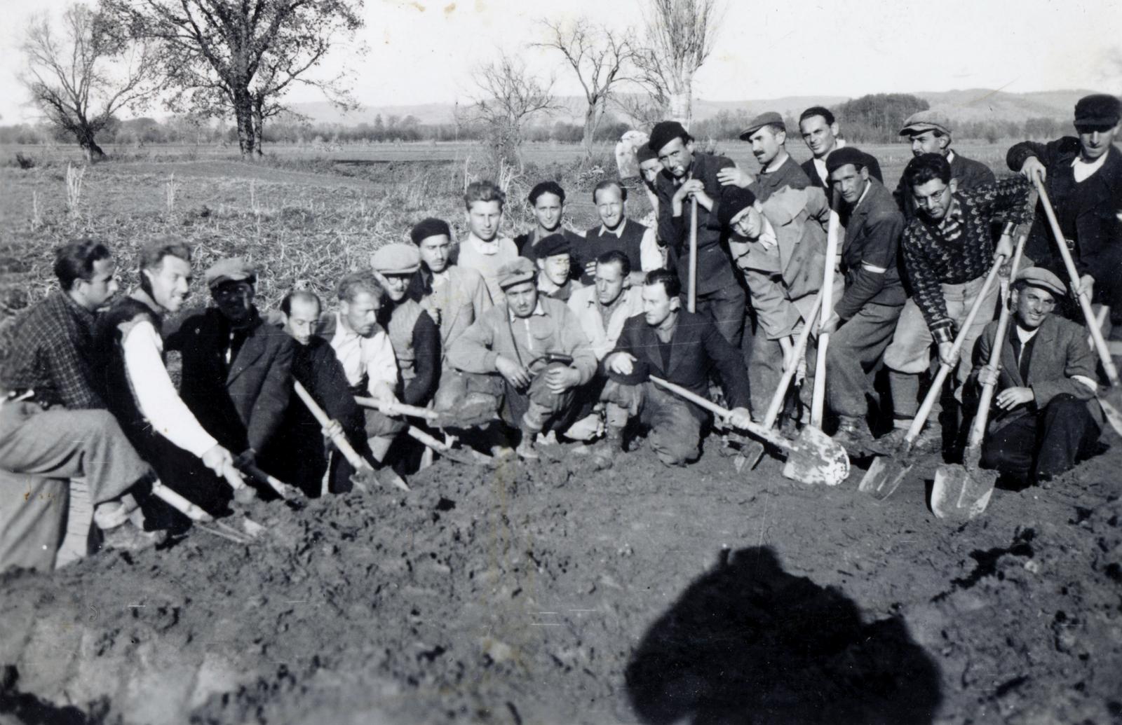 1943, Harangozó Ádám, Fortepan #294020
