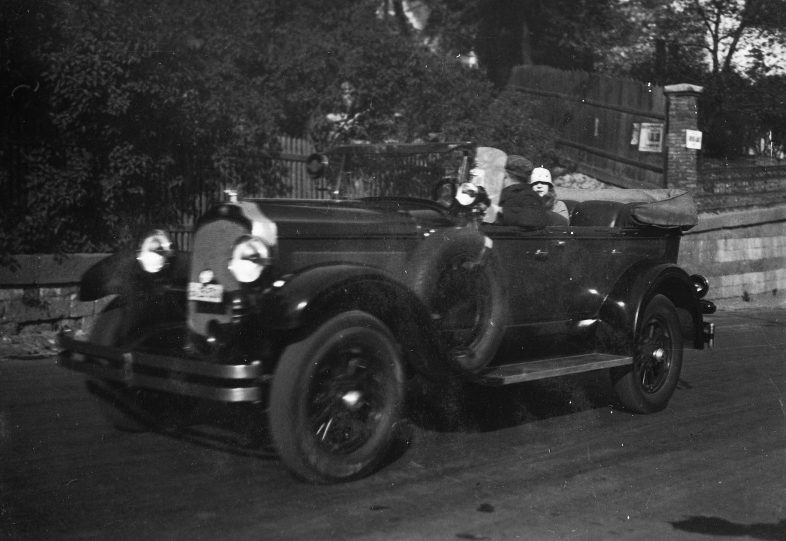 Hungary, Víziváros, Budapest I., Hunyadi János út a Jezsuita lépcsőnél. 1928. évi Magyar Túraút autóverseny, Horváth Aladár Minerva gépkocsijával., 1928, Szávoszt-Vass Dániel, automobile, Budapest, Fortepan #29403