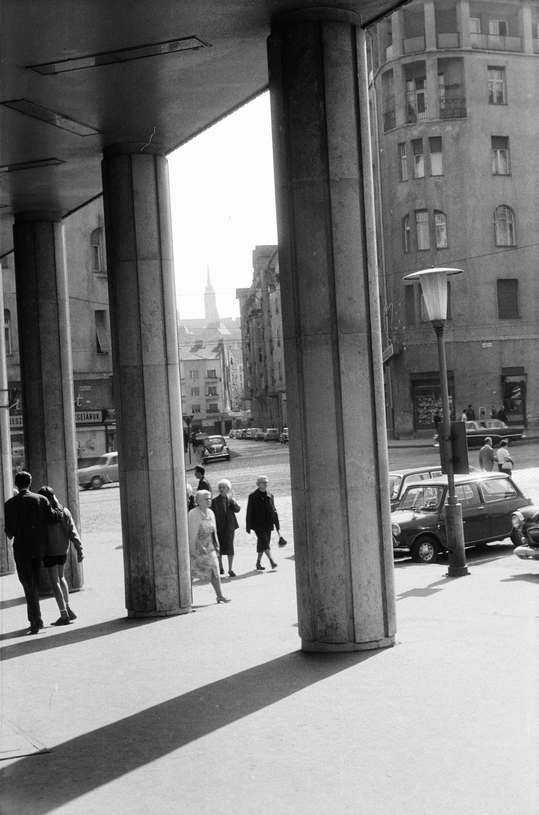 Magyarország, Budapest II., Keleti Károly utca a Margit körútnál (Mártírok útja), szemben a Szász Károly utca., 1965, Fortepan/Album091, Budapest, Fortepan #294069