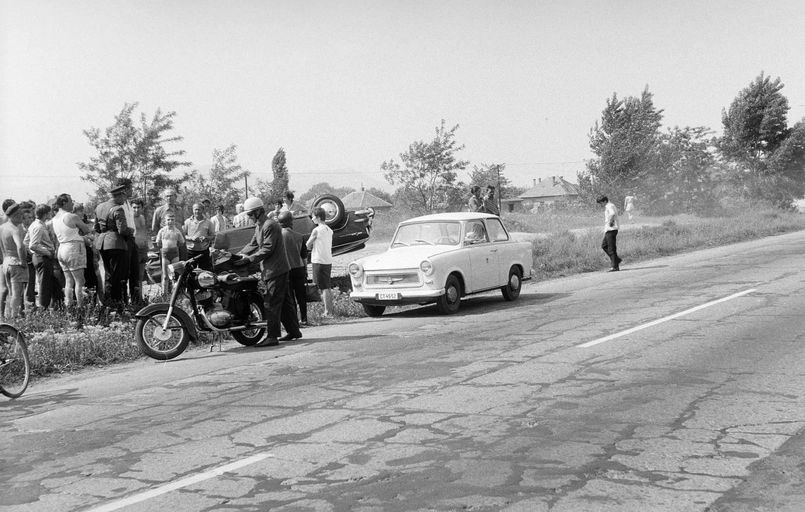 1967, Fortepan/Album091, accident, Trabant-brand, number plate, Fortepan #294103