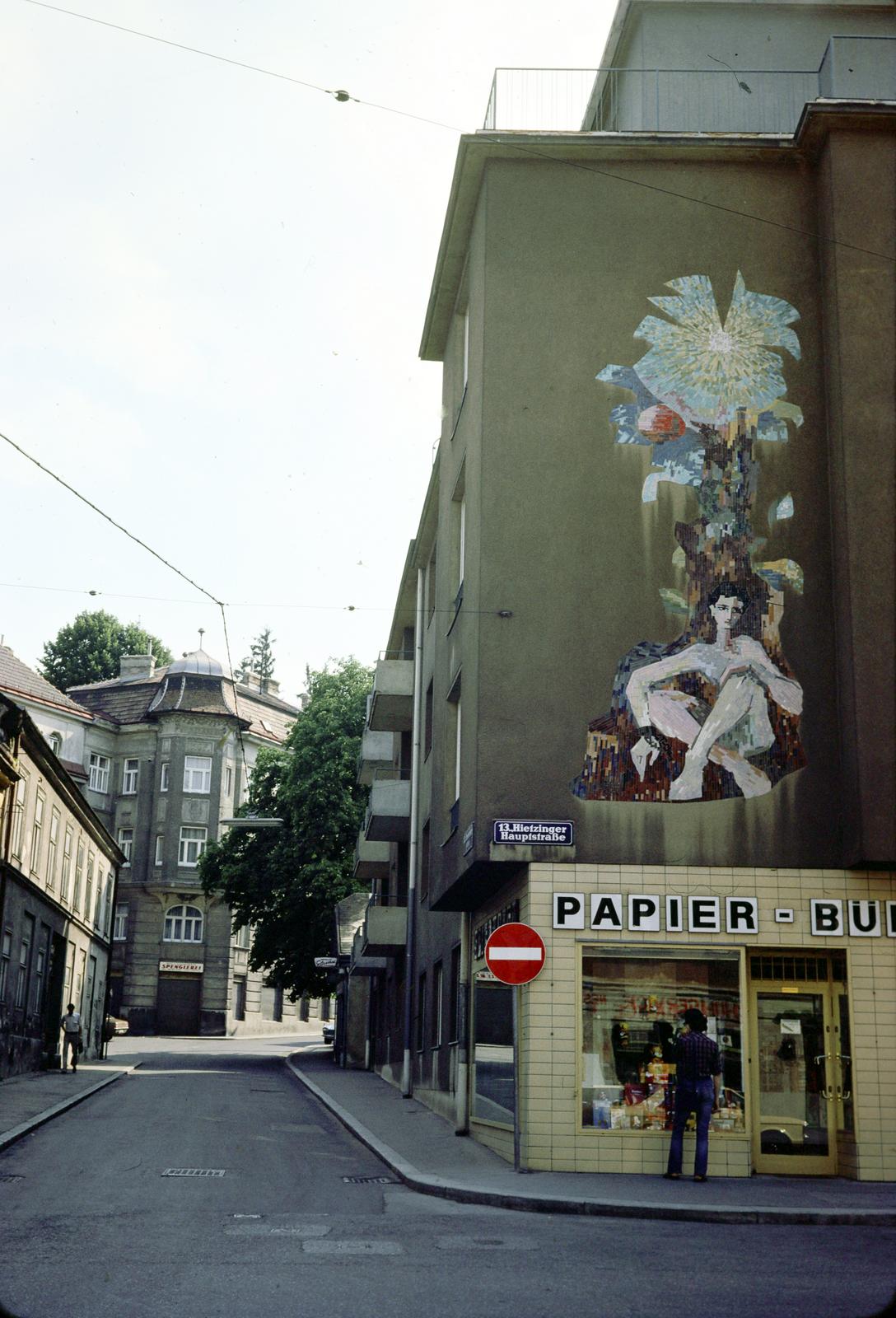 Austria, Vienna, Hietzinger Hauptstraße - Einsiedeleigasse sarok az Einsiedeleigasse felé nézve., 1975, Kardosné Korom Éva, Fortepan #294141
