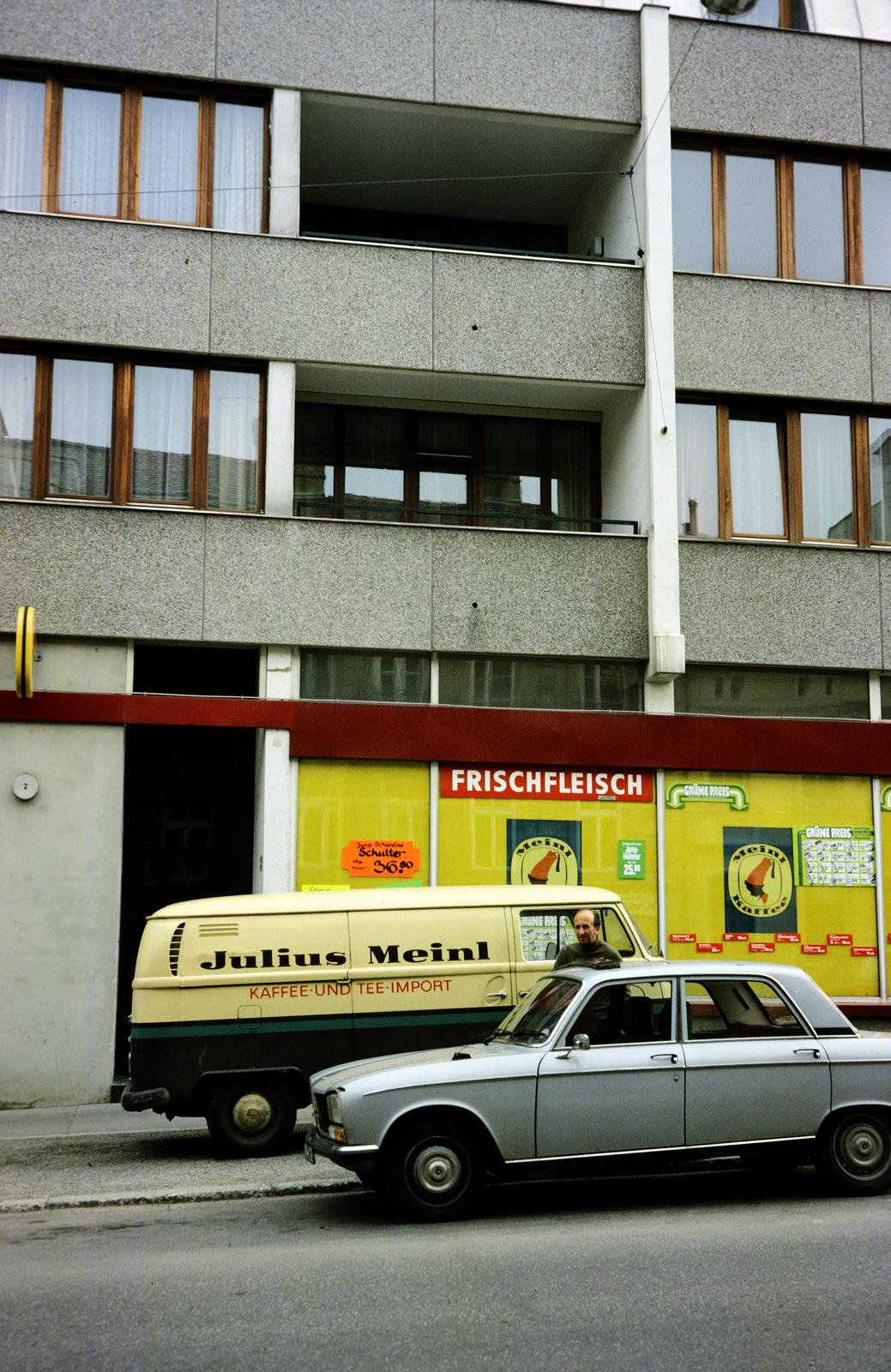 Austria, Vienna, Hietzinger Haupstraße 129., 1975, Kardosné Korom Éva, Fortepan #294142