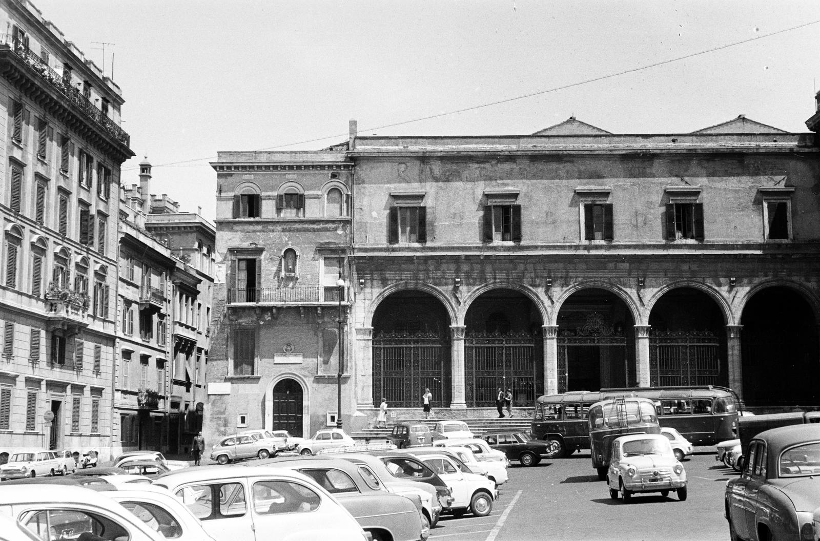 Italy, Rome, Piazza di San Pietro in Vincoli, Basilica di San Pietro in Vincoli, 1963, Patat Bence, Fortepan #294307