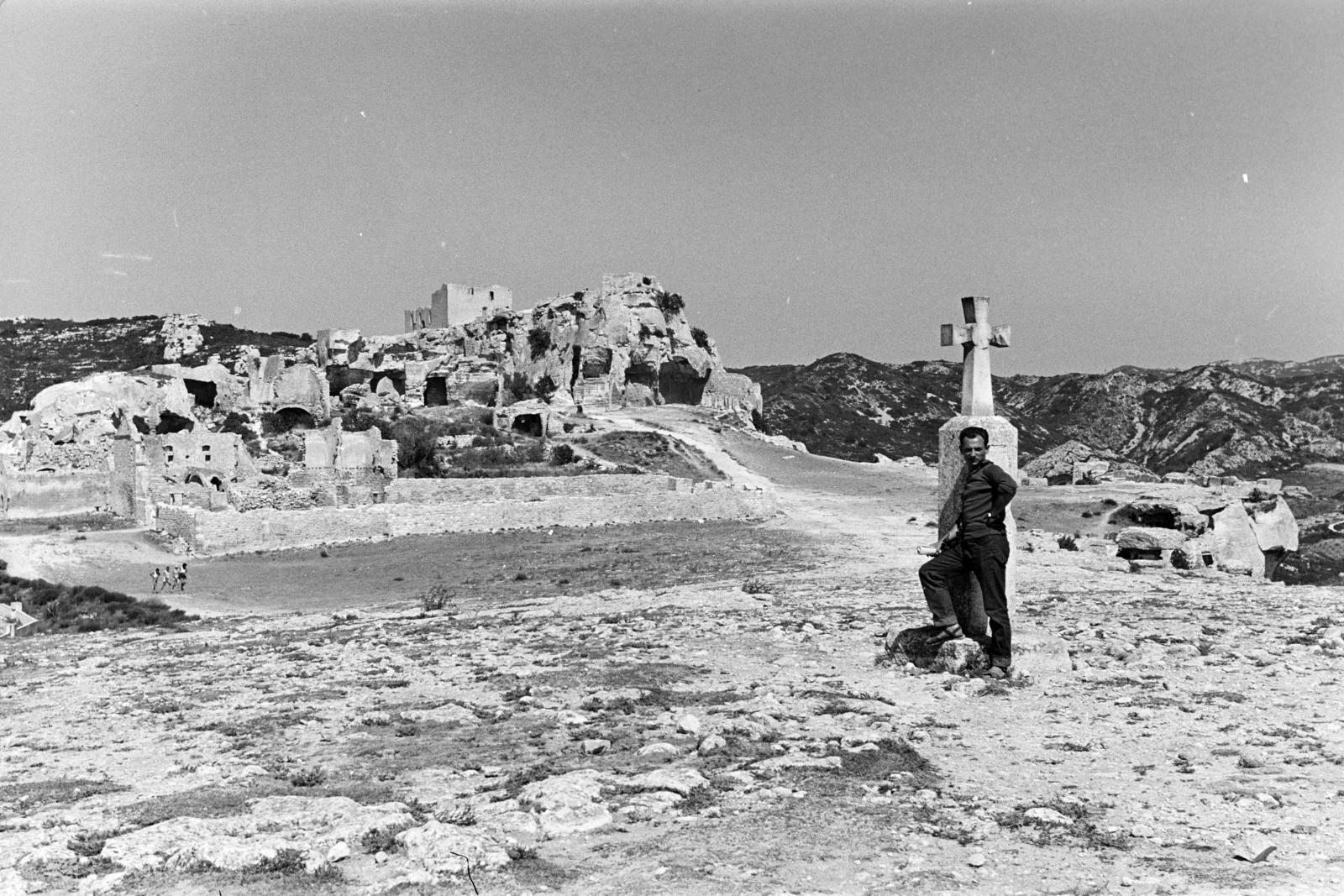 France, Les Baux-de-Provence, a várkastély romjai., 1958, Varga Péter, cross, Fortepan #294342