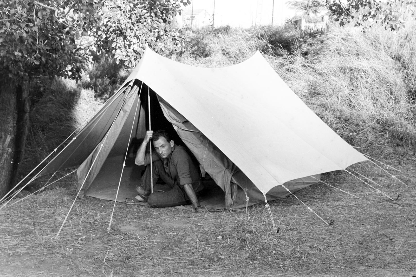 1958, Varga Péter, sátor, Fortepan #294356